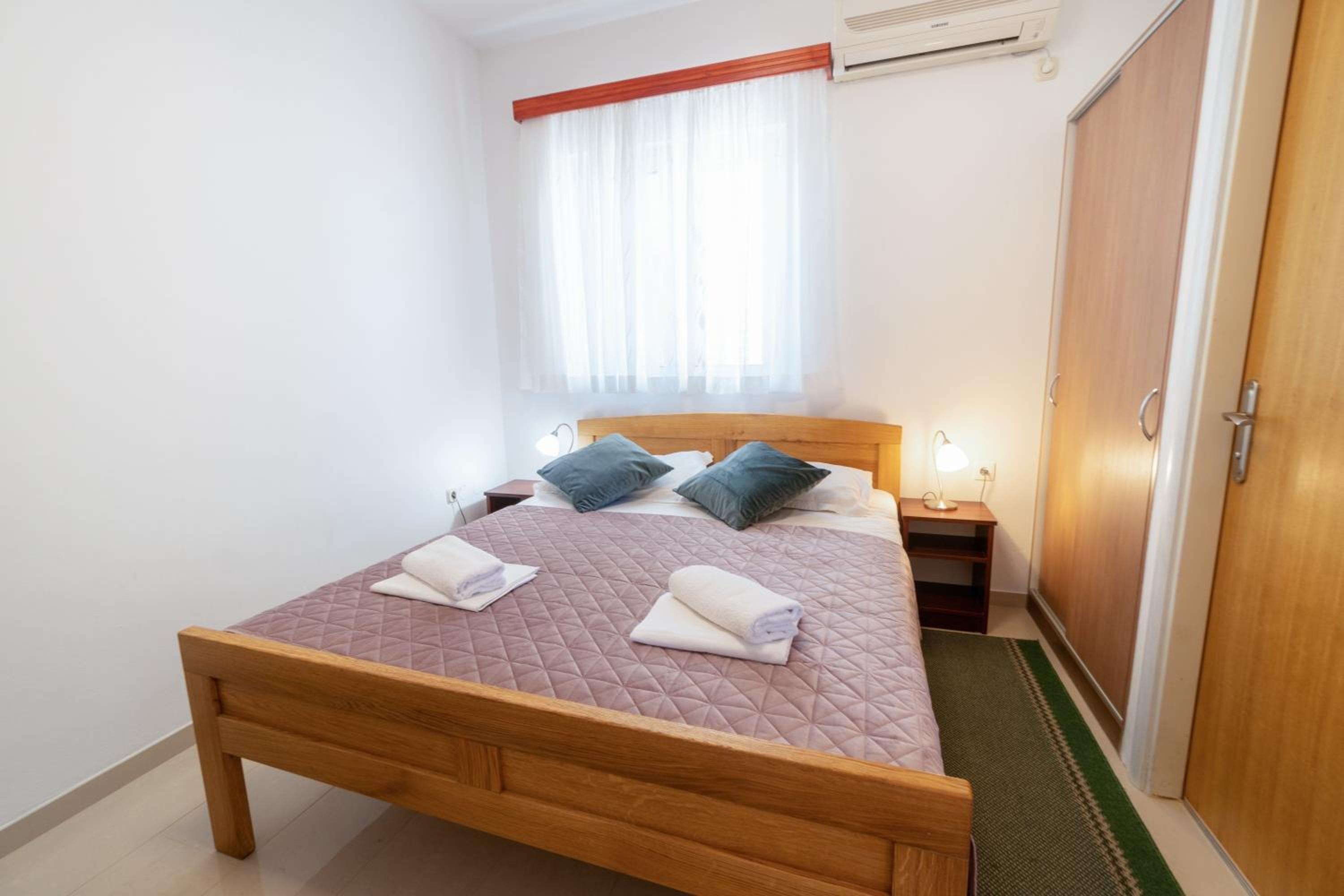 Apartment 9 photo 1