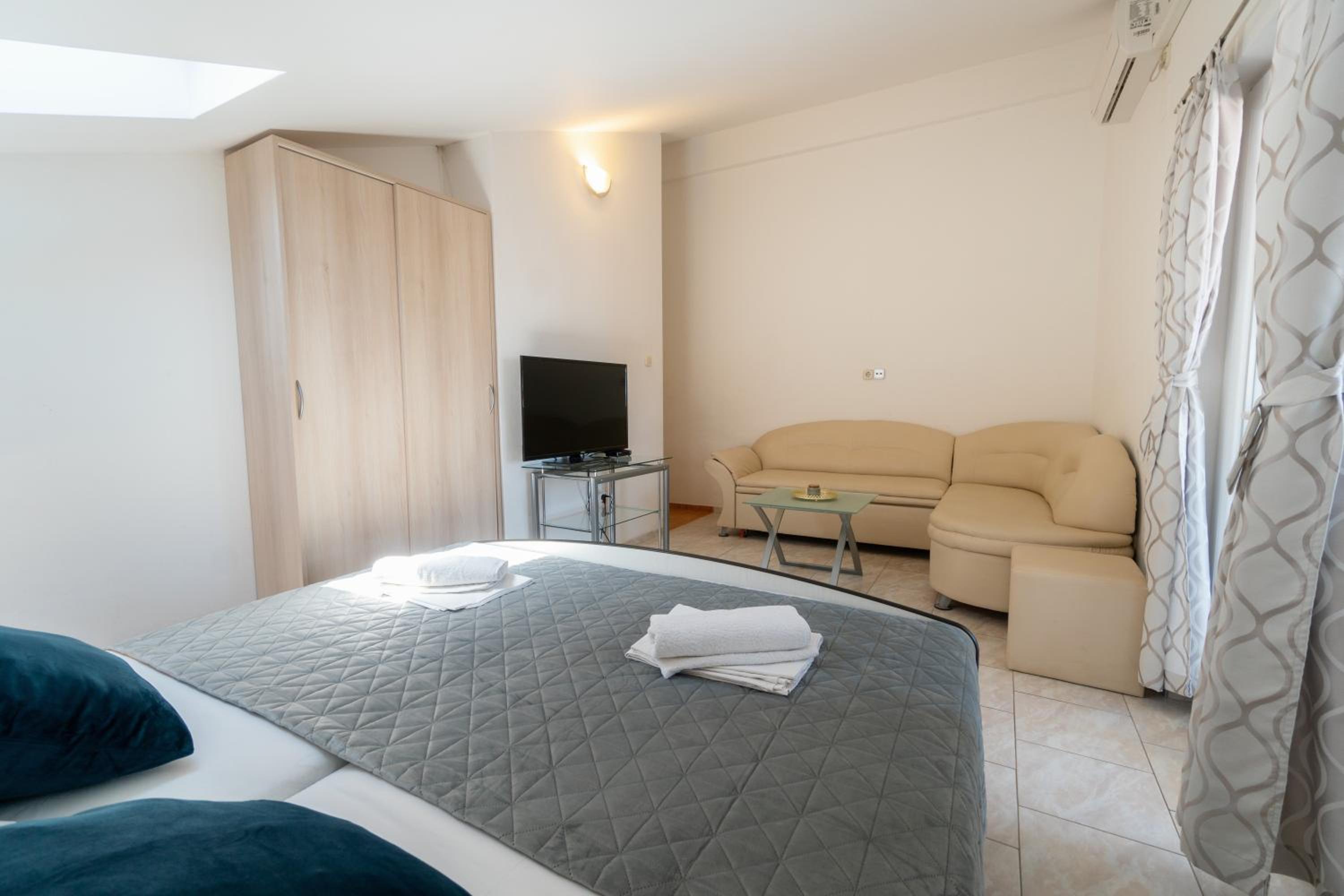 Apartment 11 photo 2
