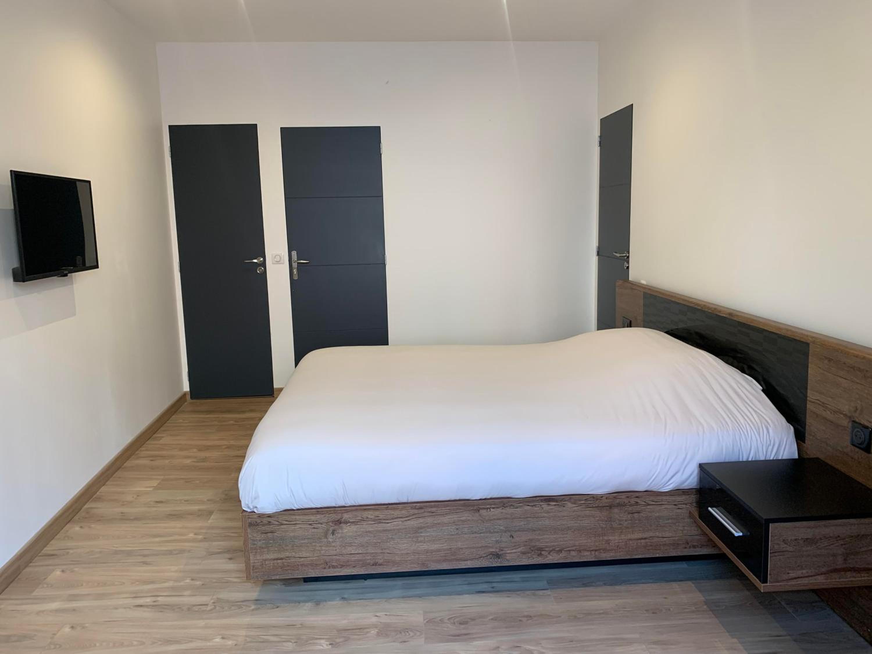 Double Room with Private Bathroom - Photo 1