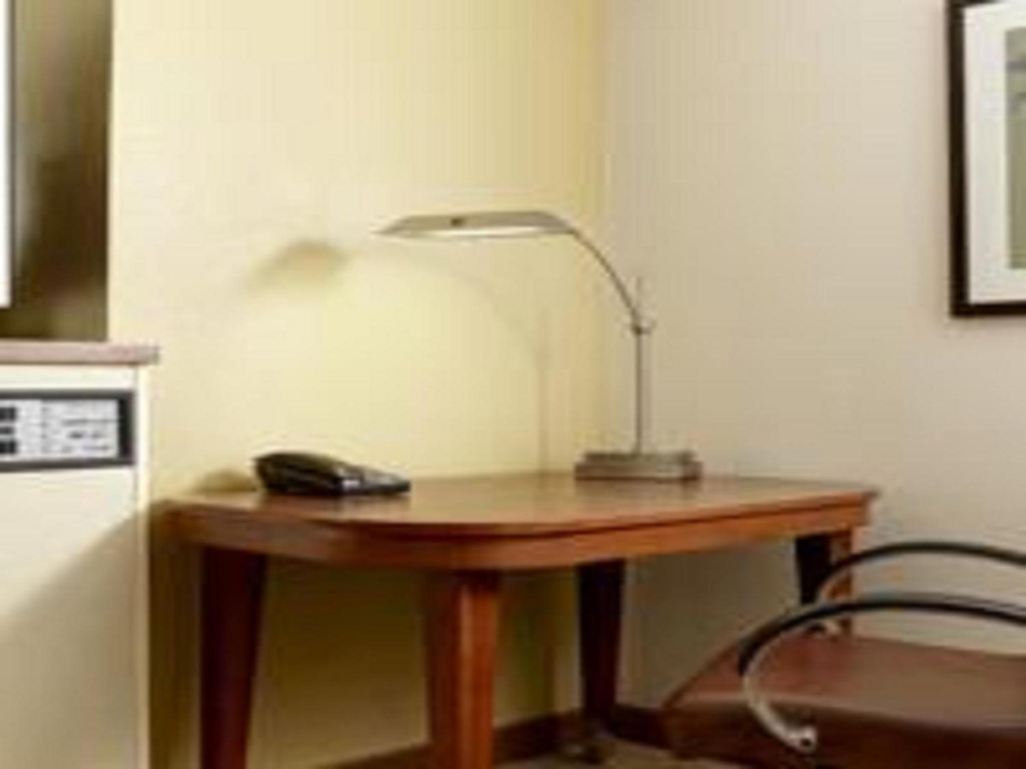 Double Room with Two Double Beds and Sofa Bed - Photo 4