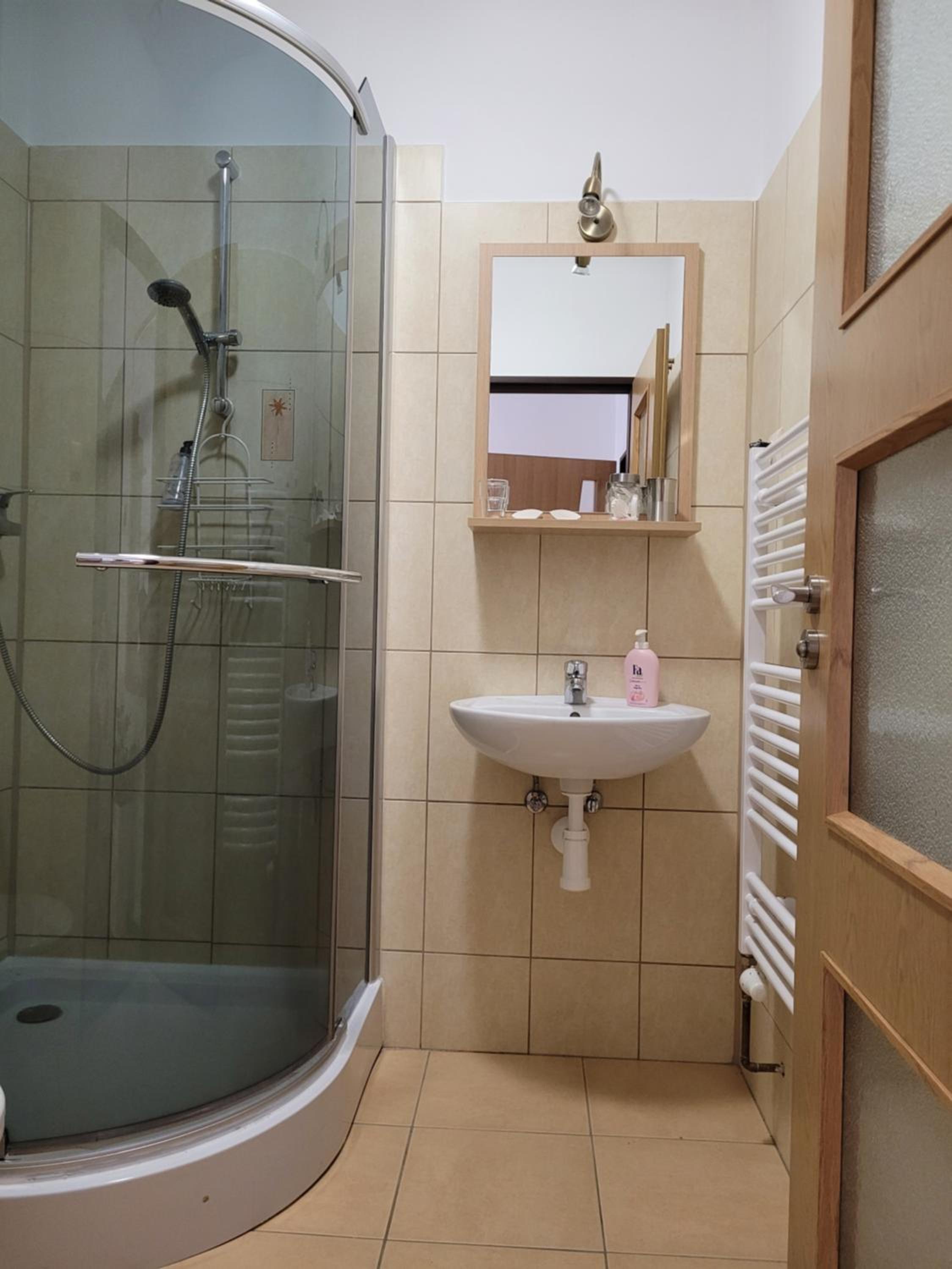 Twin Room With Bathroom photo 3