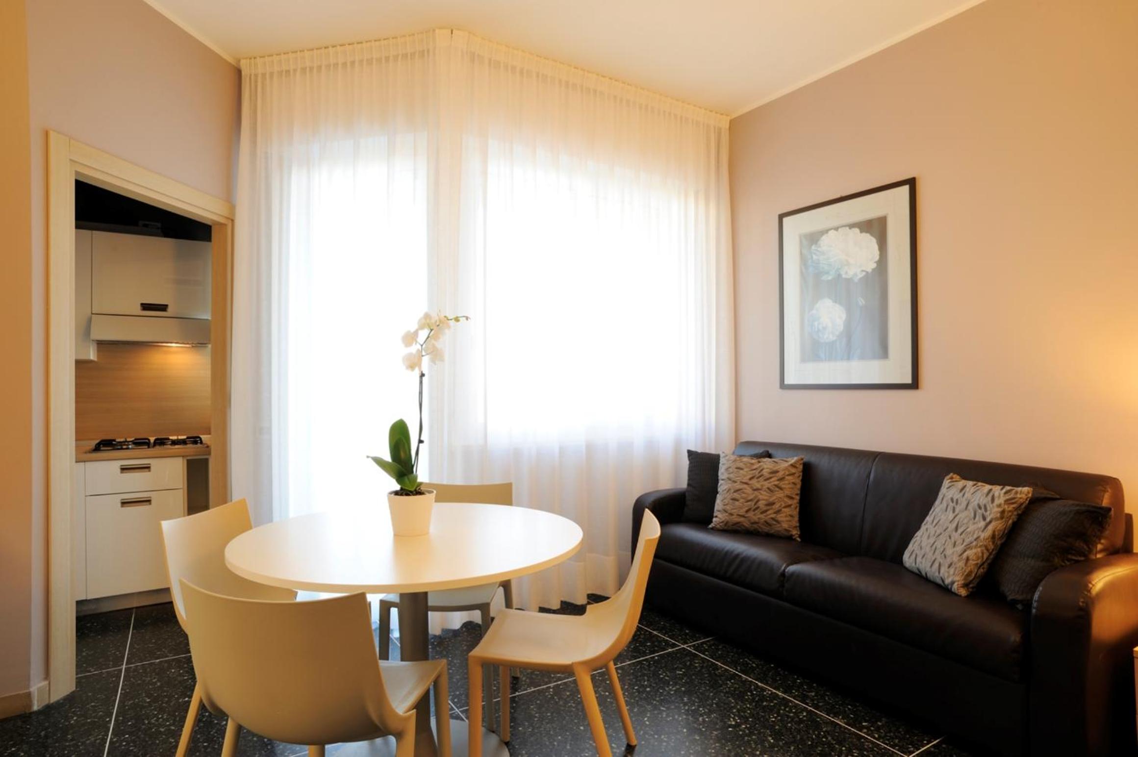 One-Bedroom Apartment (5 Adults + 1 Child) - Photo 1