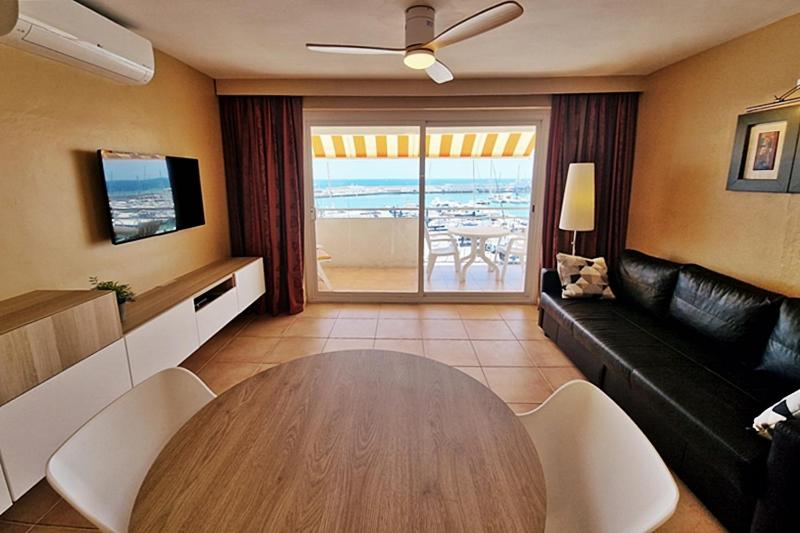 Apartment with Sea View - Photo 12