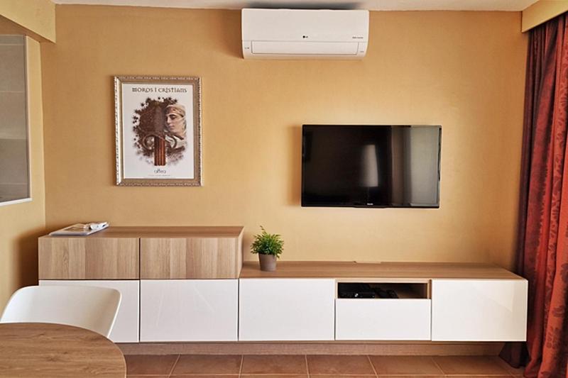 Apartment with Sea View - Photo 13