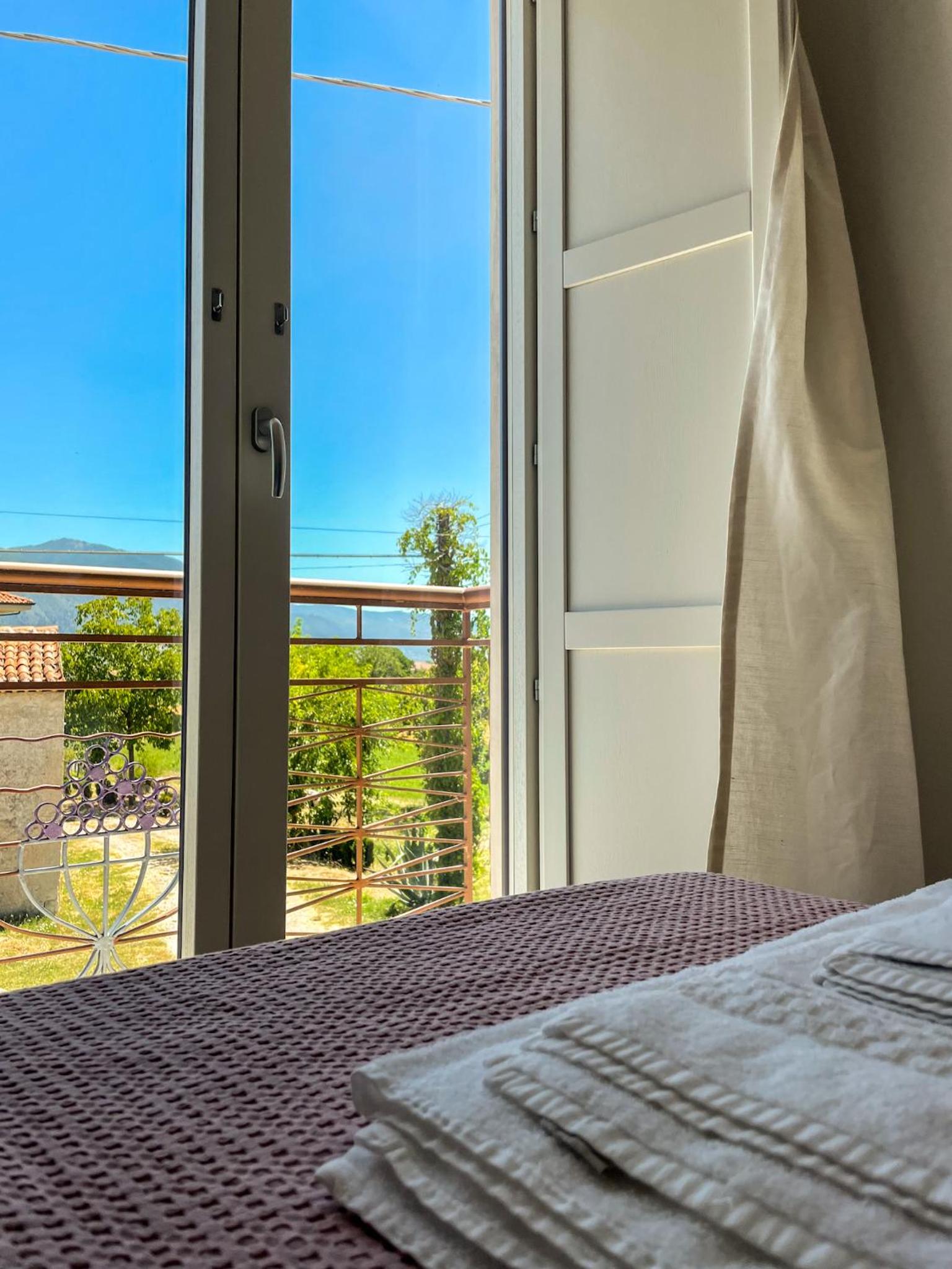 Deluxe Room - Photo 13