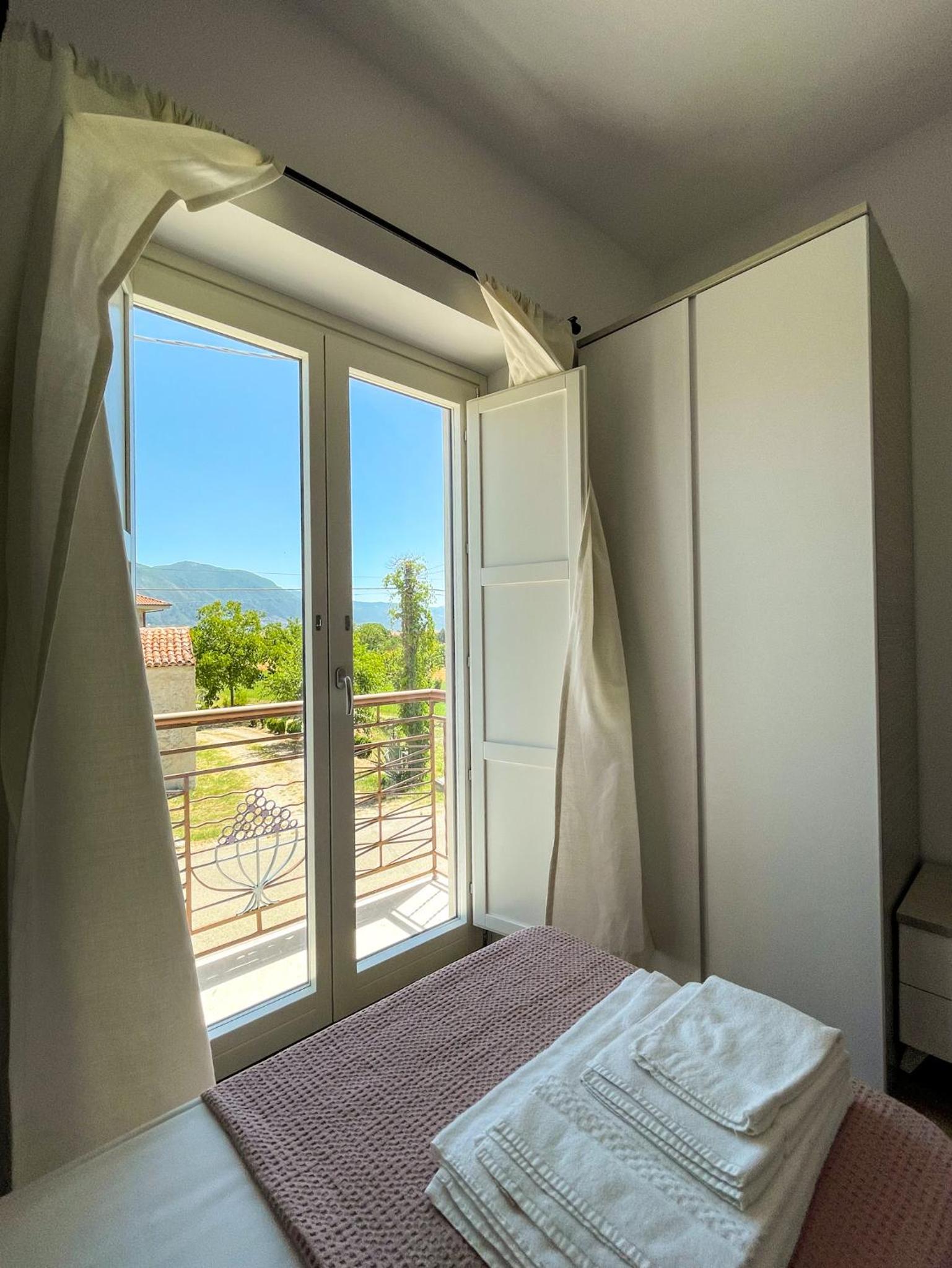 Deluxe Room - Photo 19