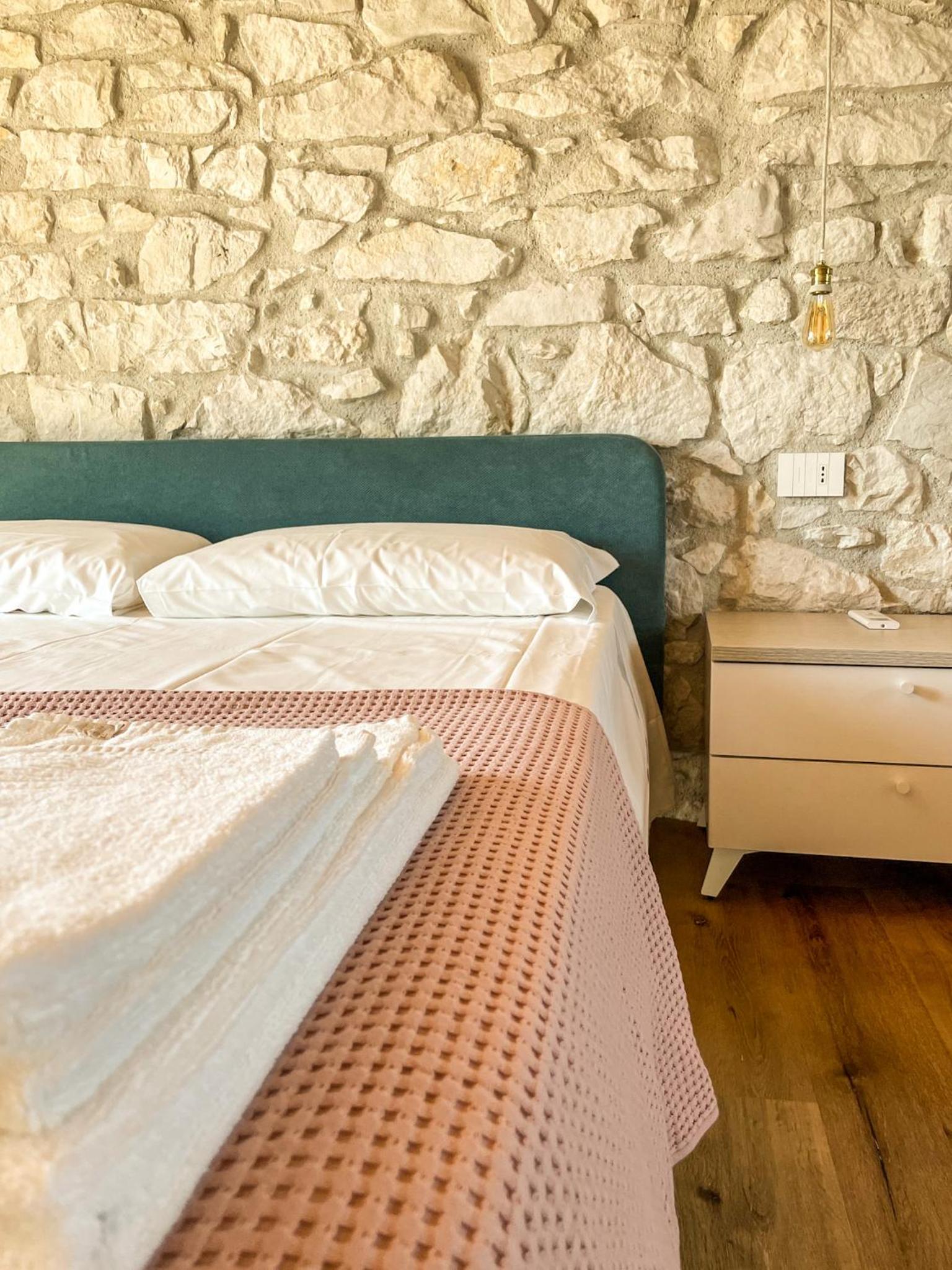 Superior Double Room - Photo 8