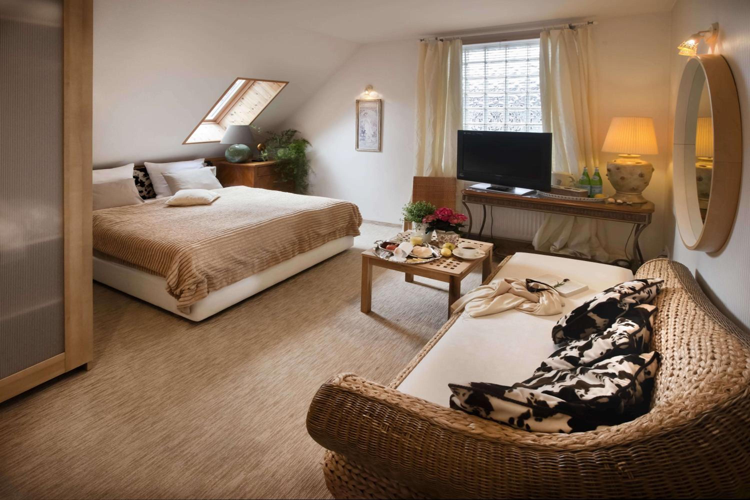 Double Room - Photo 15