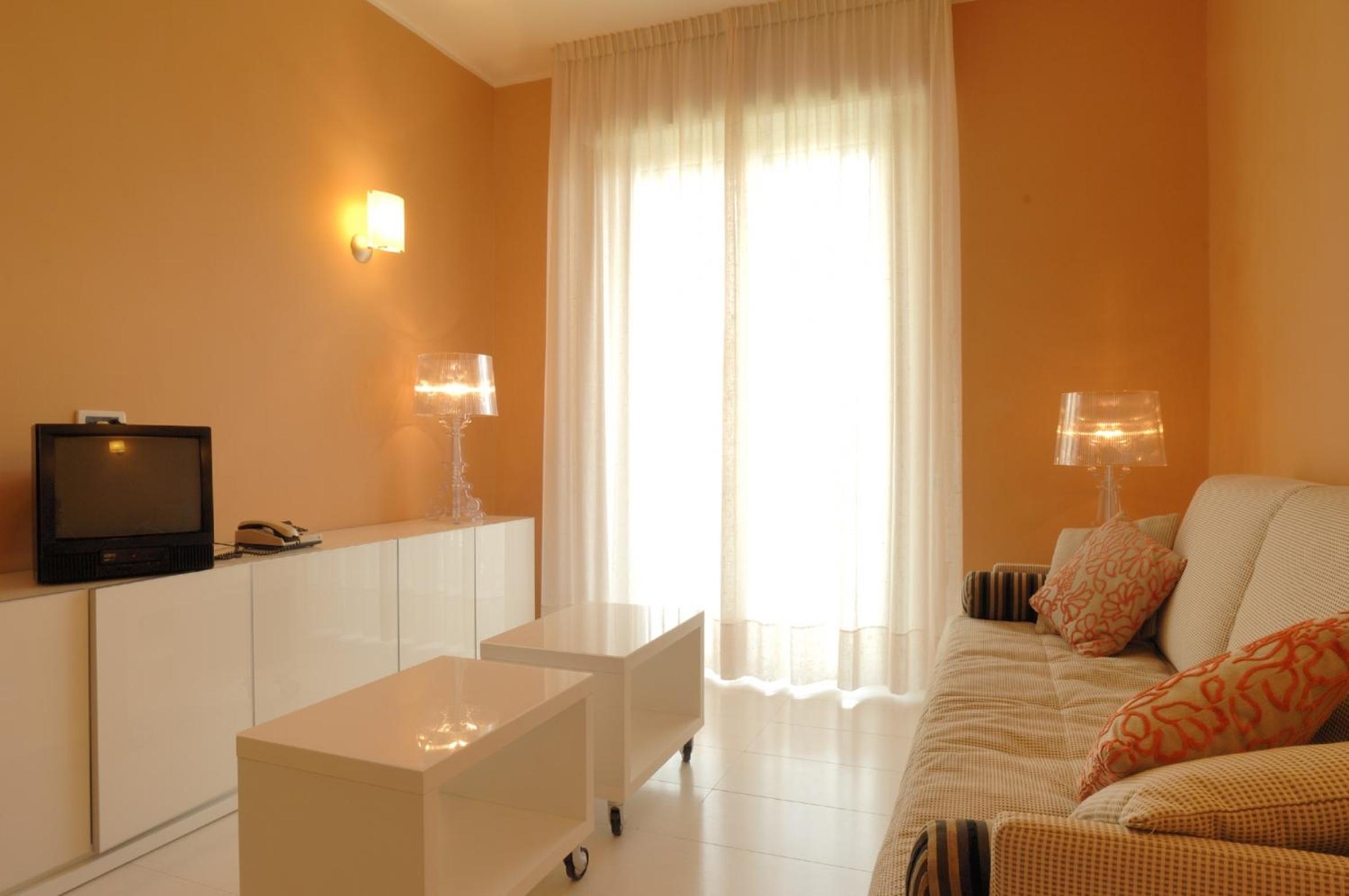 One-Bedroom Apartment in dependence (3 adults + 1 child) - Photo 3