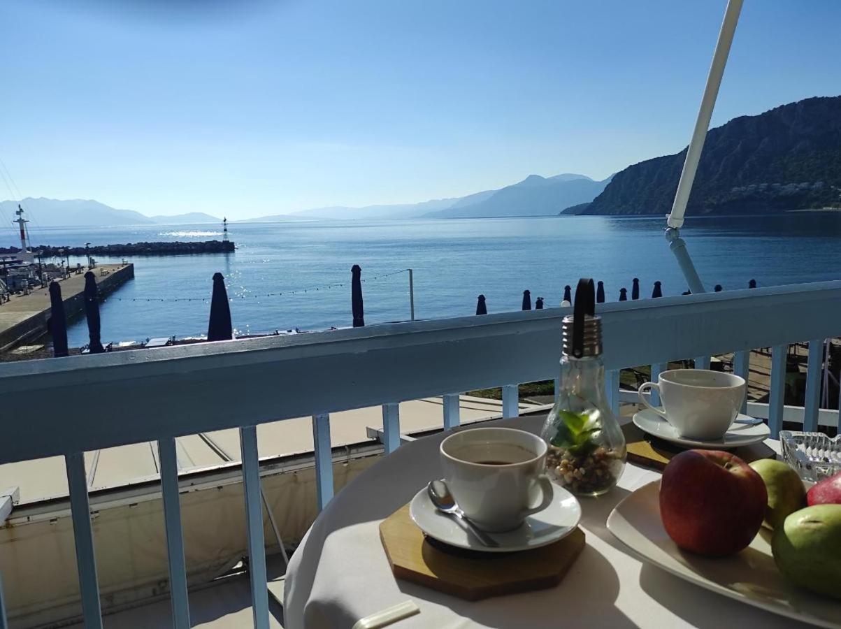 Deluxe Twin Room with Sea View - Photo 11