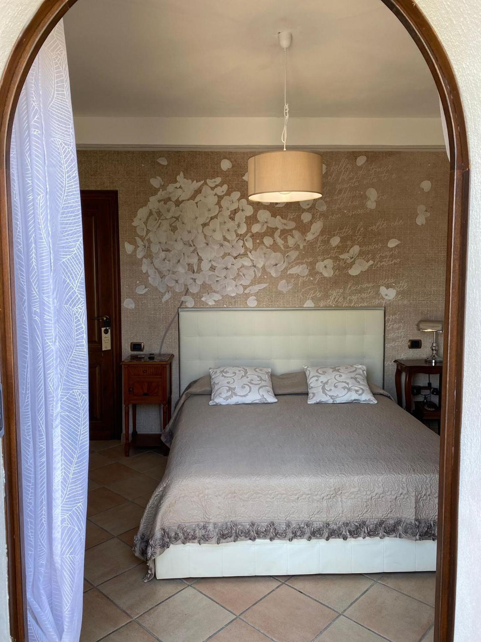Double or Twin Room with Garden View photo 2