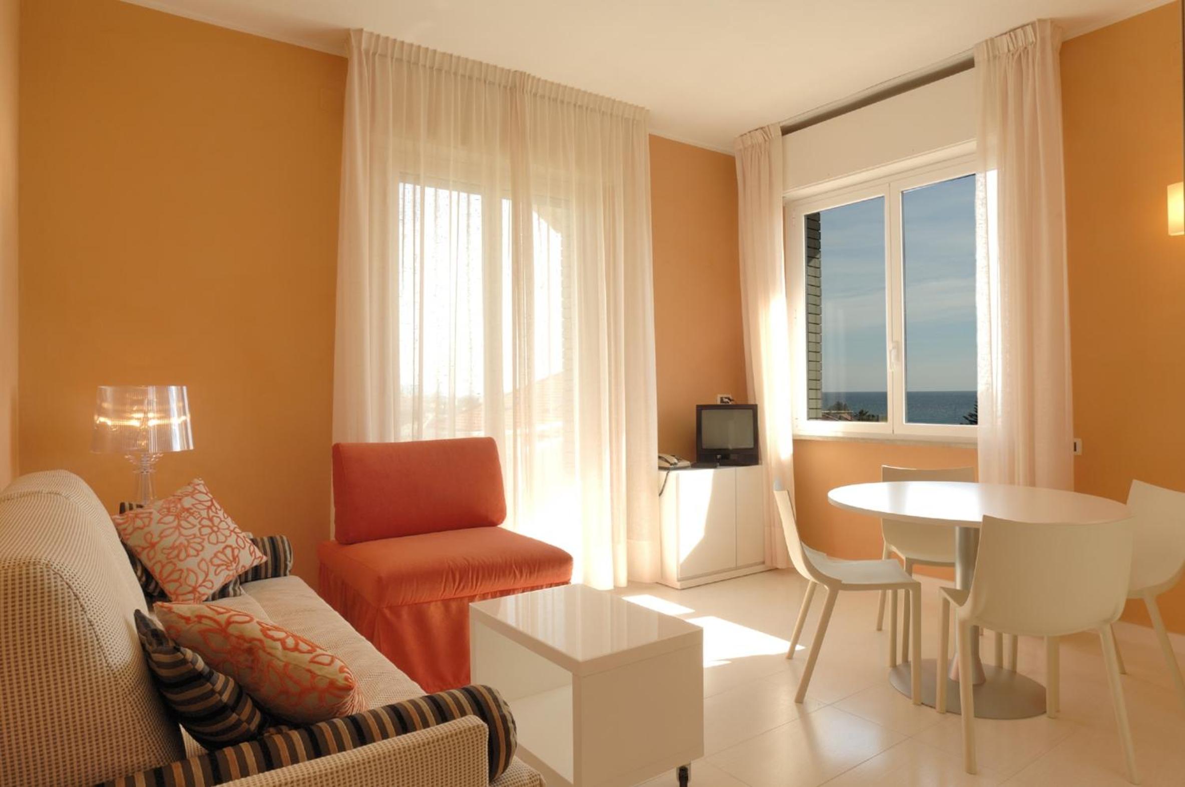 One-Bedroom Apartment with Pool View in dependence (4 adults + 1 child)