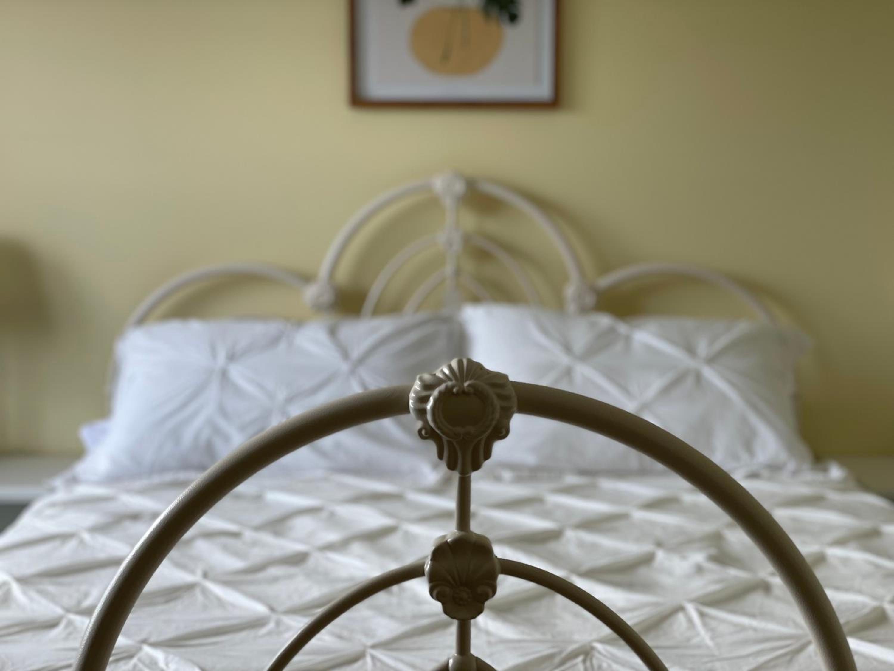 Deluxe Queen Suite