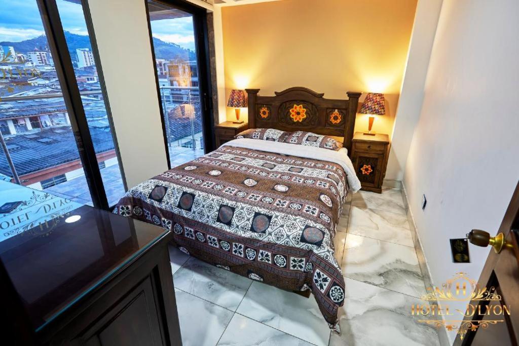 Deluxe Queen Room photo 2