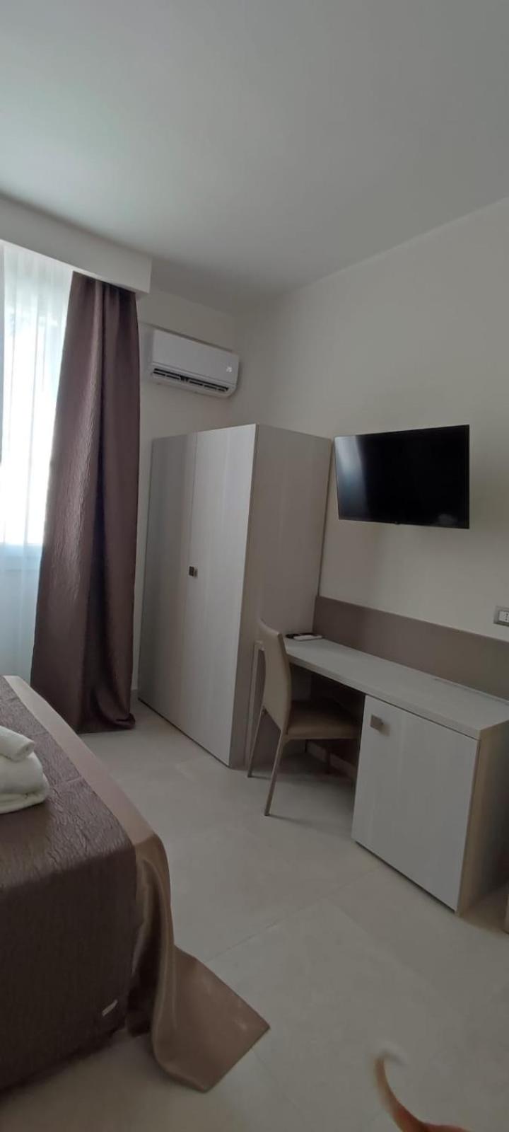 Double Room (1 Adult + 1 Child)