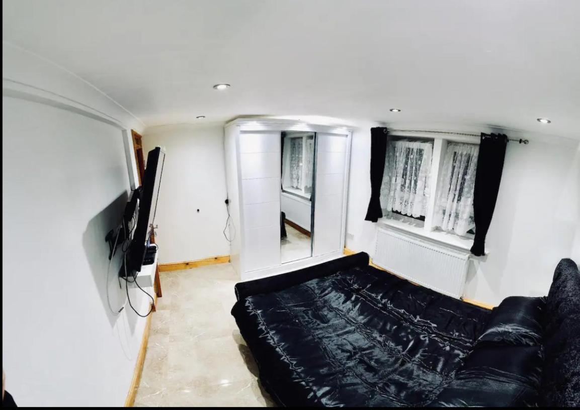 Two-Bedroom Apartment photo 3