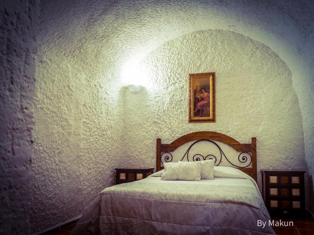 Cave (2 Adults) - Photo 23