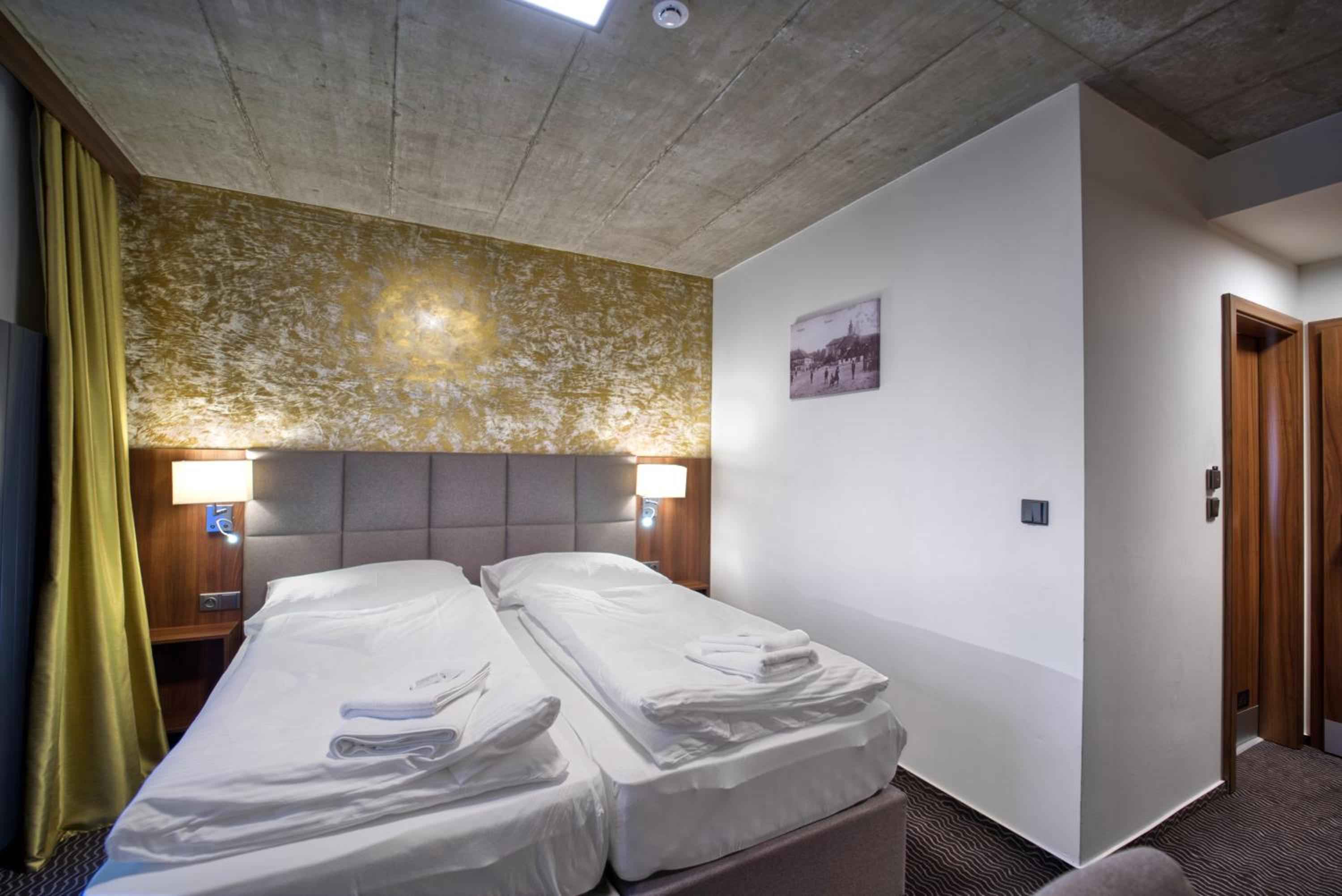 Double Room with Patio photo 3