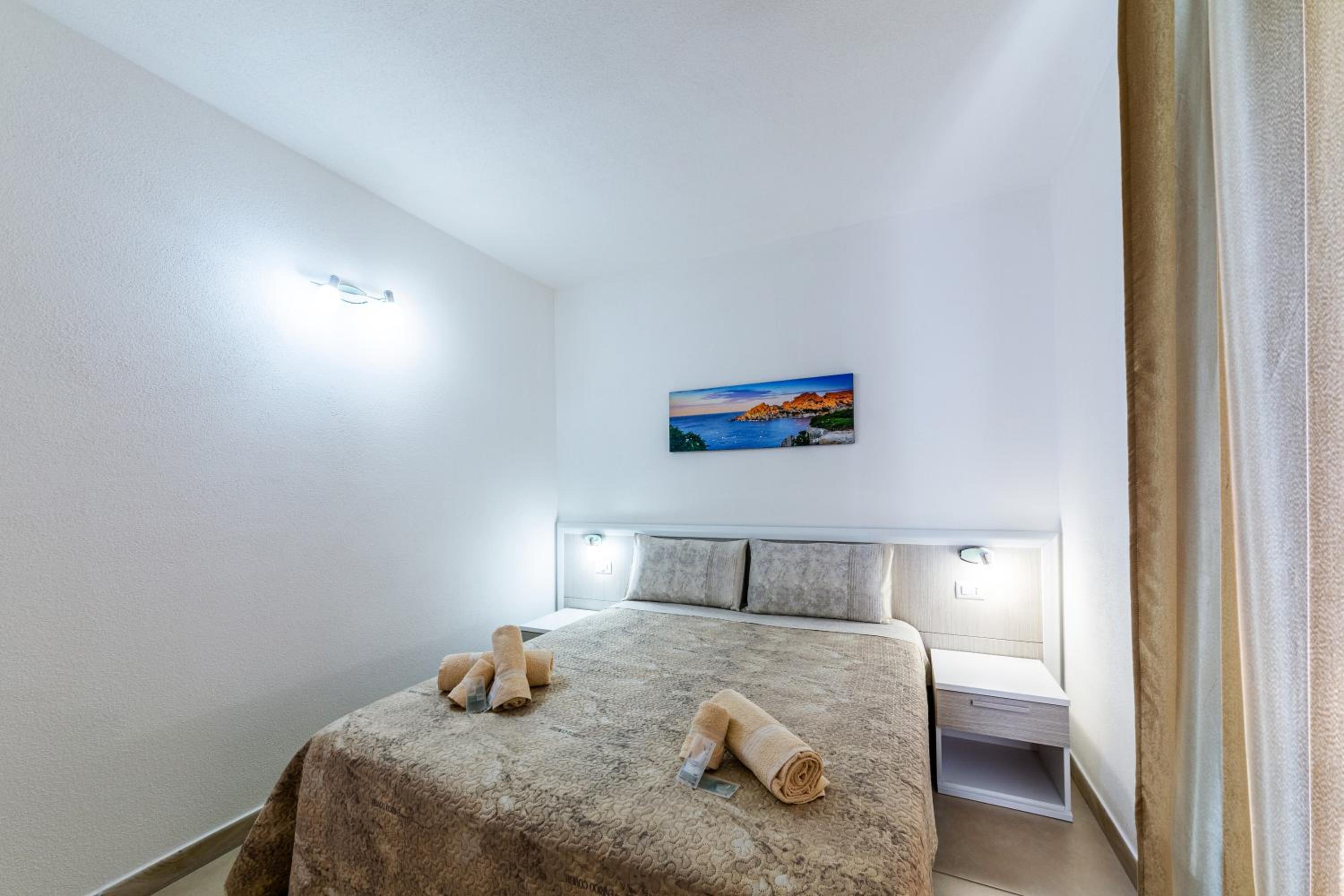 Double or Twin Room with Private Bathroom