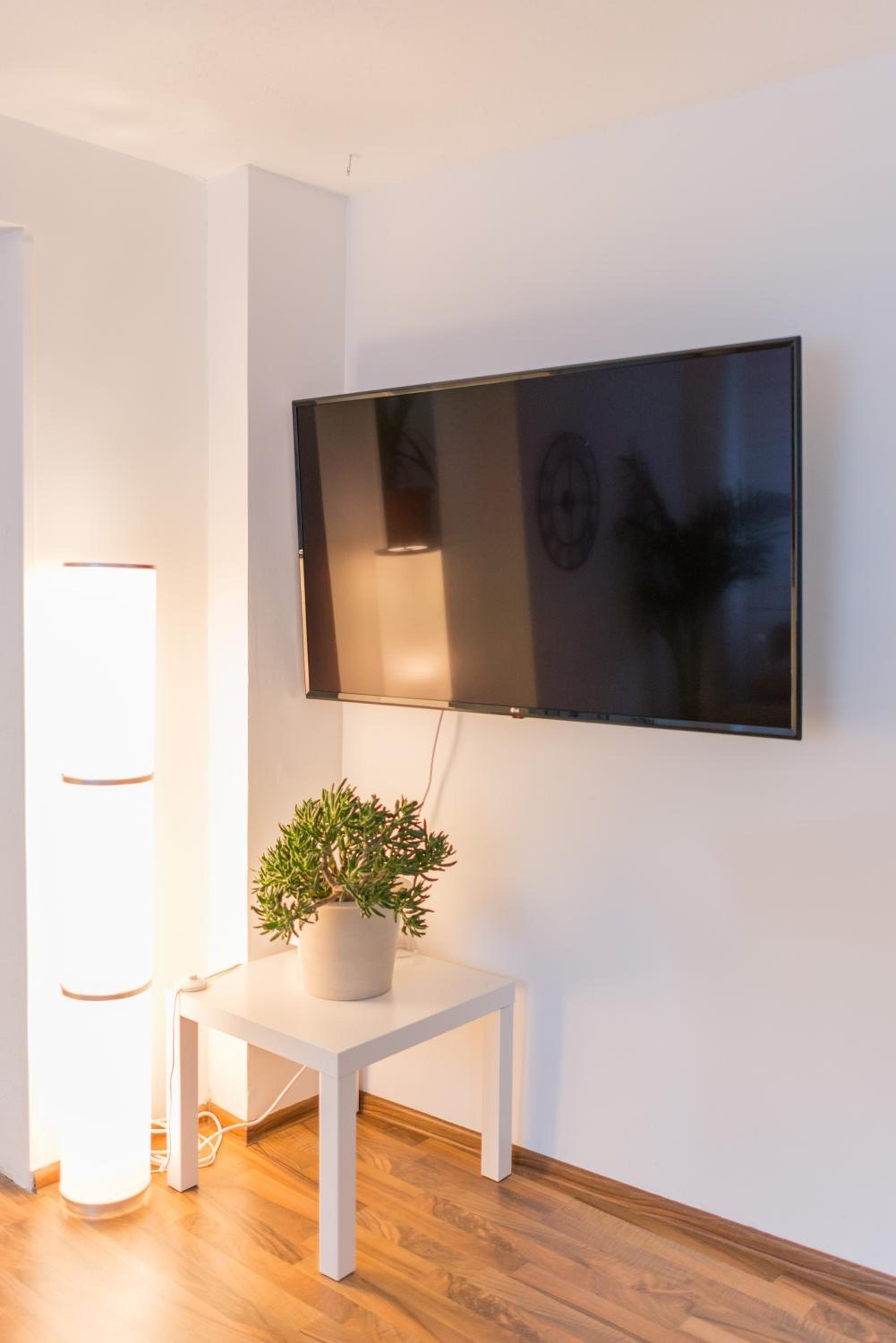 Apartment with Terrace - Photo 25