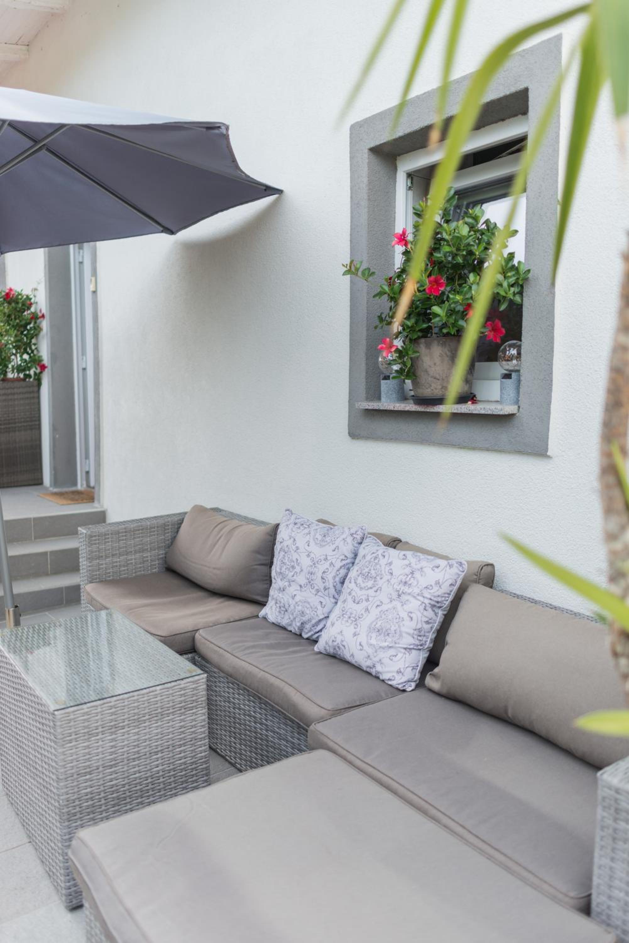 Apartment with Terrace - Photo 16