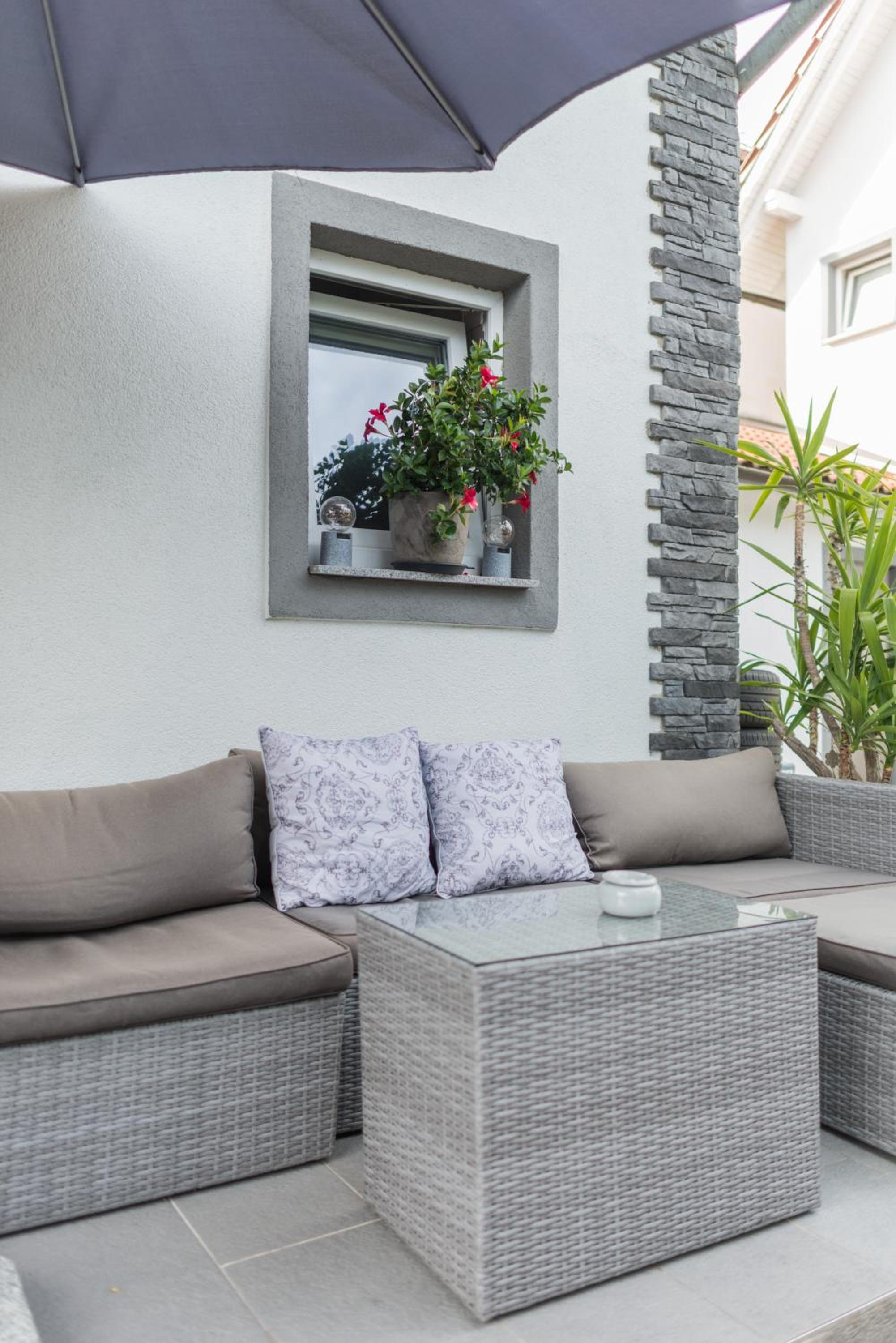 Apartment with Terrace - Photo 36