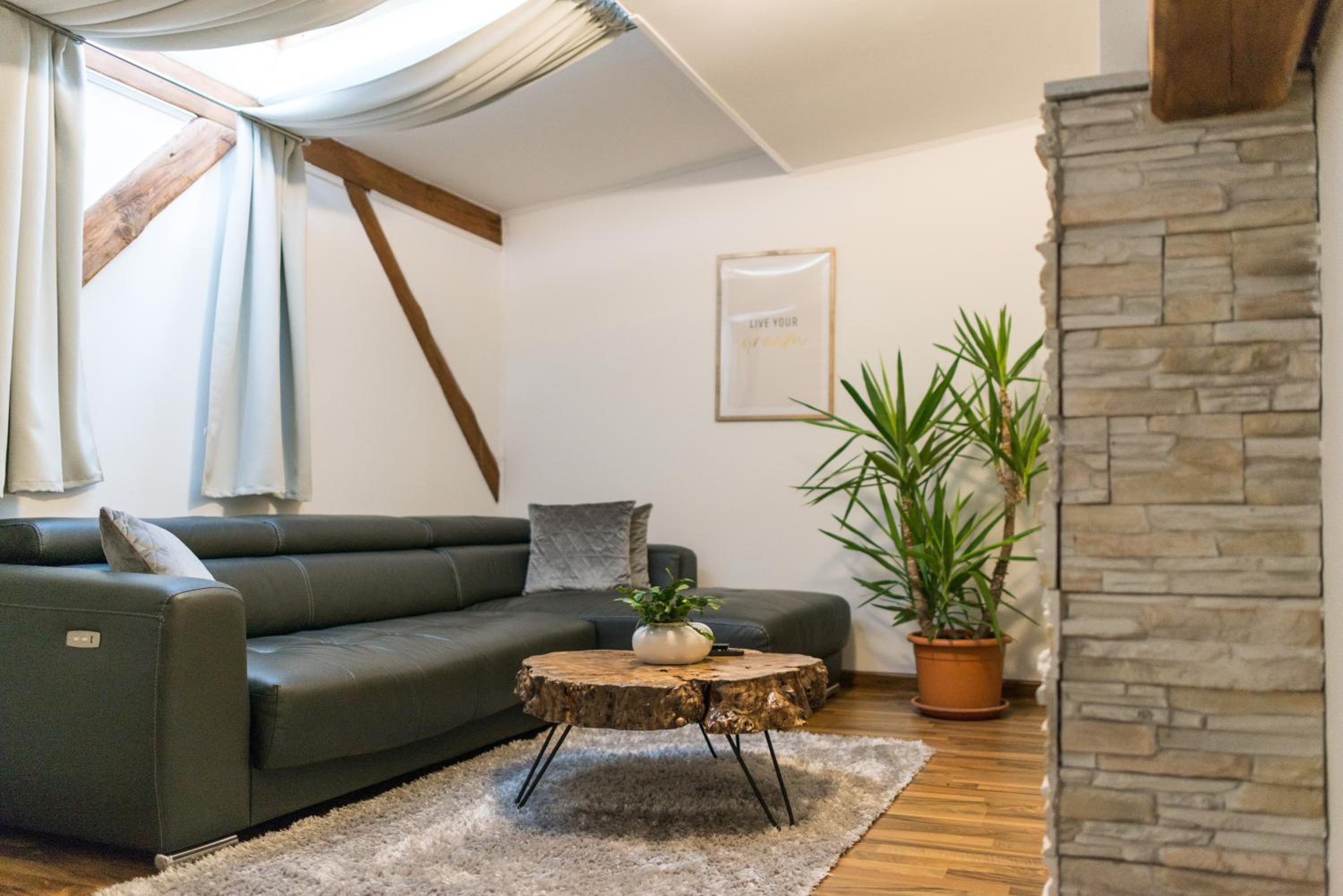 Apartment with Terrace - Photo 21
