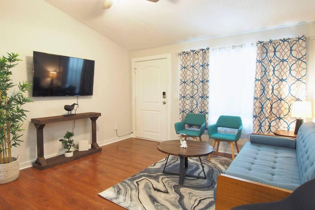 Four-Bedroom House photo 3