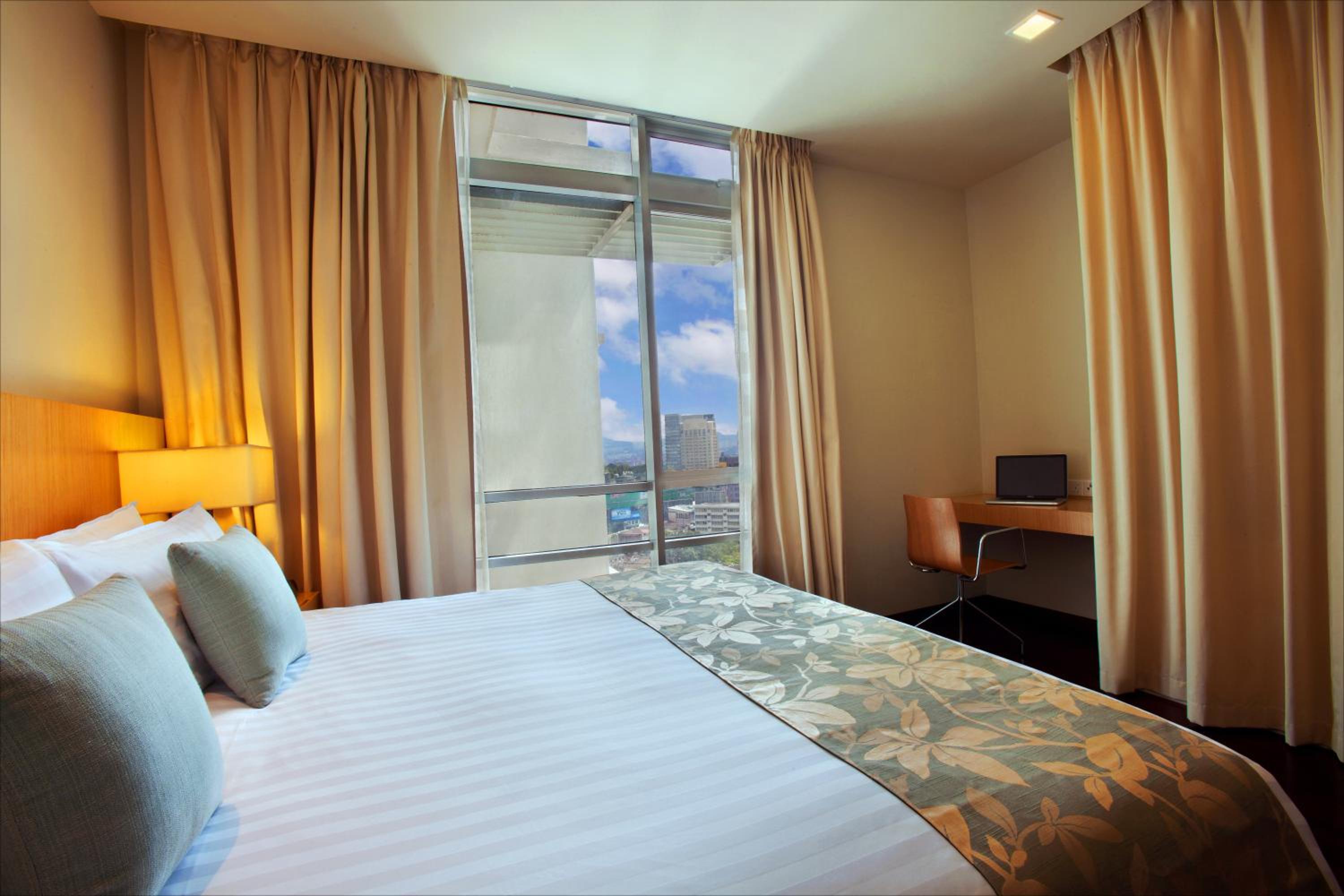 One-Bedroom Premier Suite
