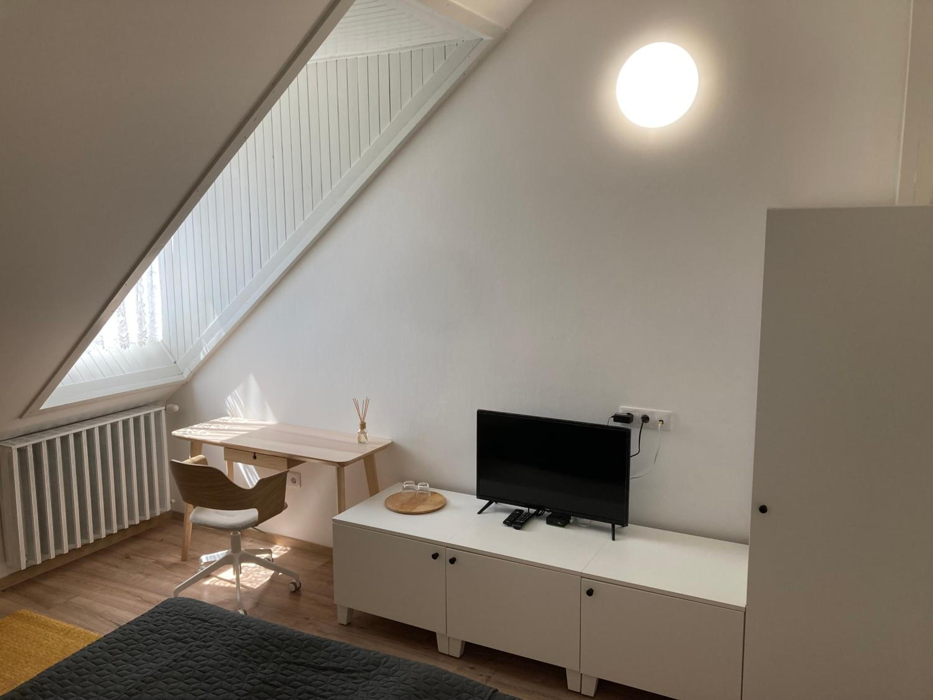 Double Room with Private Bathroom - Photo 1