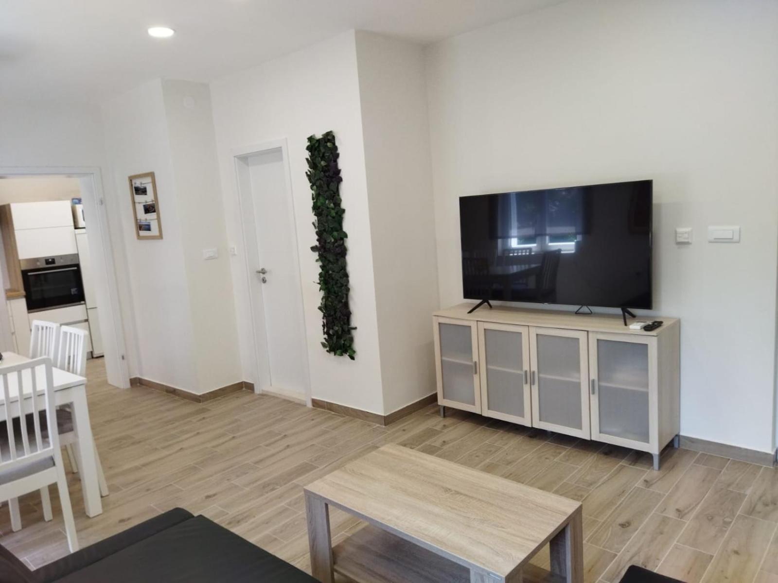Three-Bedroom Apartment photo 2