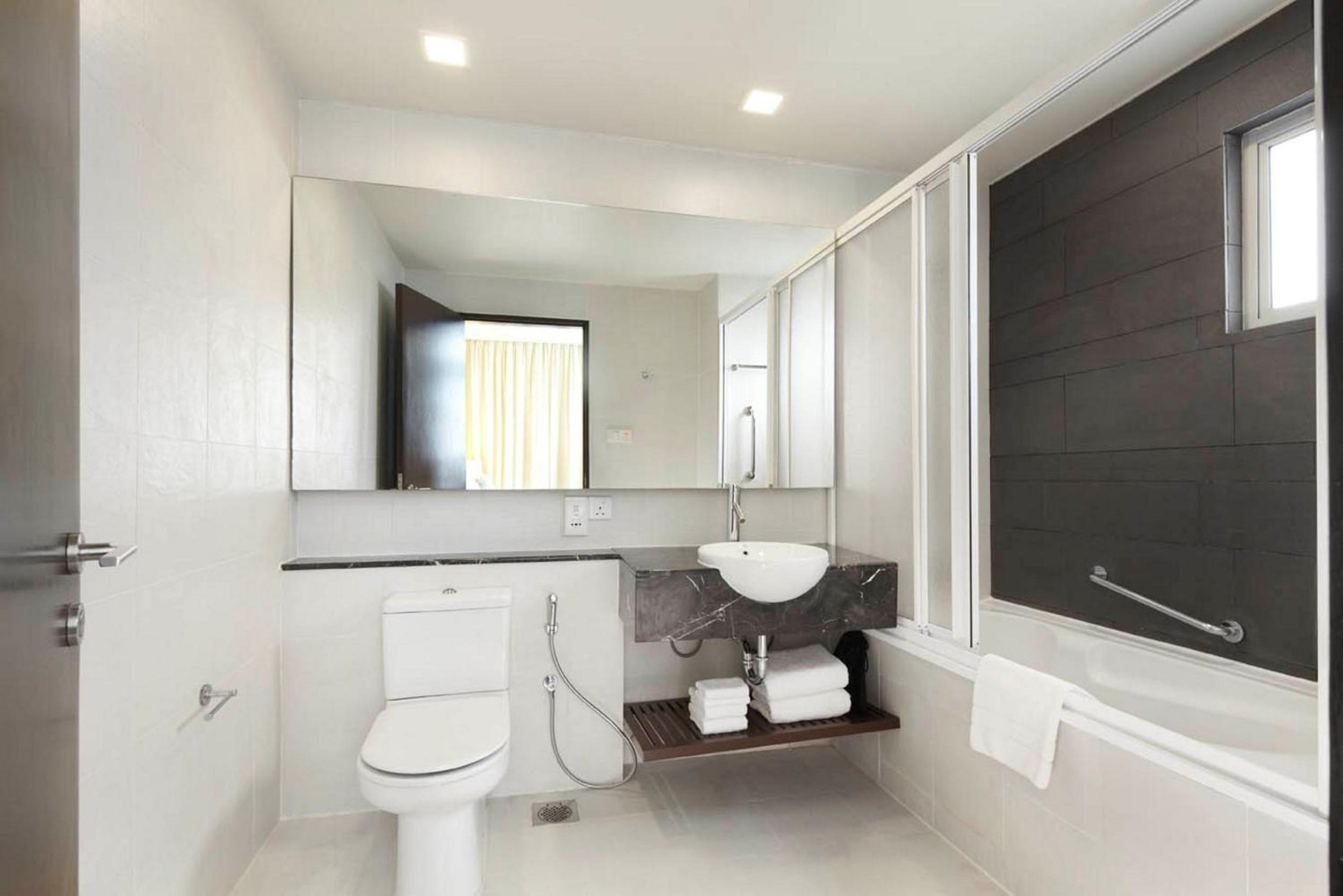 Two-bedroom Premier Suite thumbnail 5