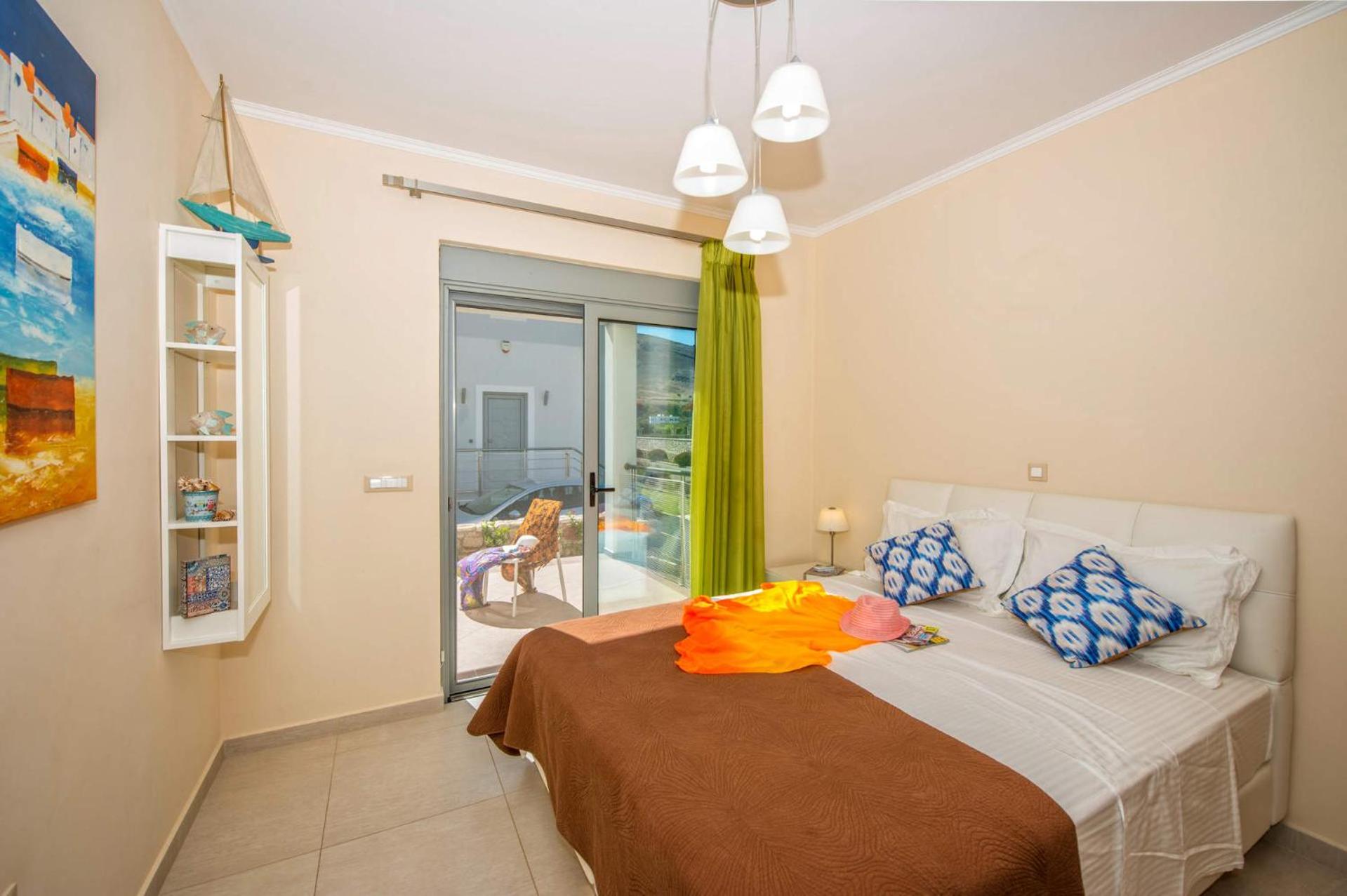 Three-Bedroom Villa photo 3