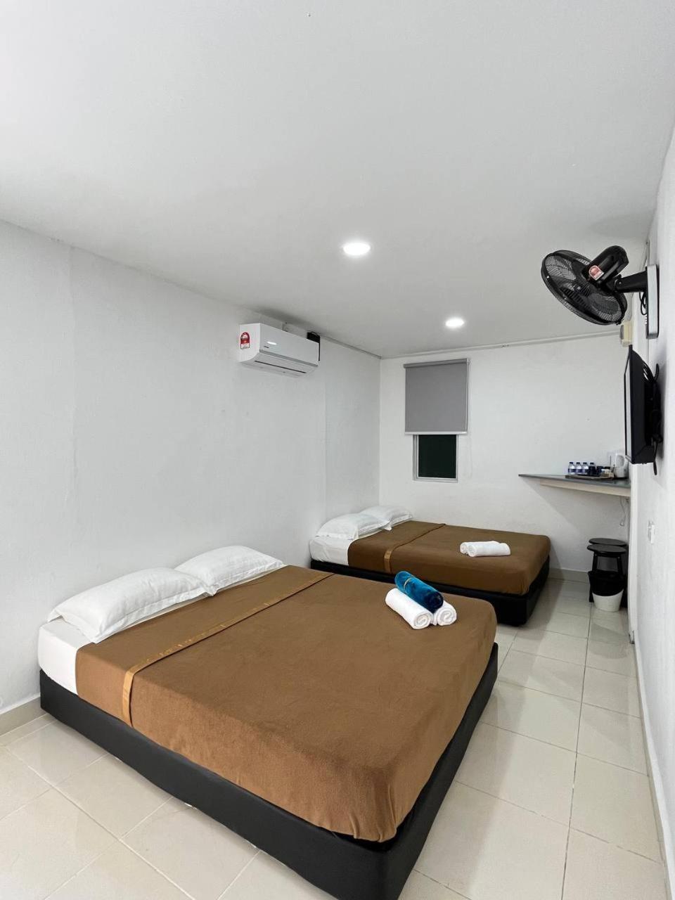 Deluxe Quadruple Room - Photo 3