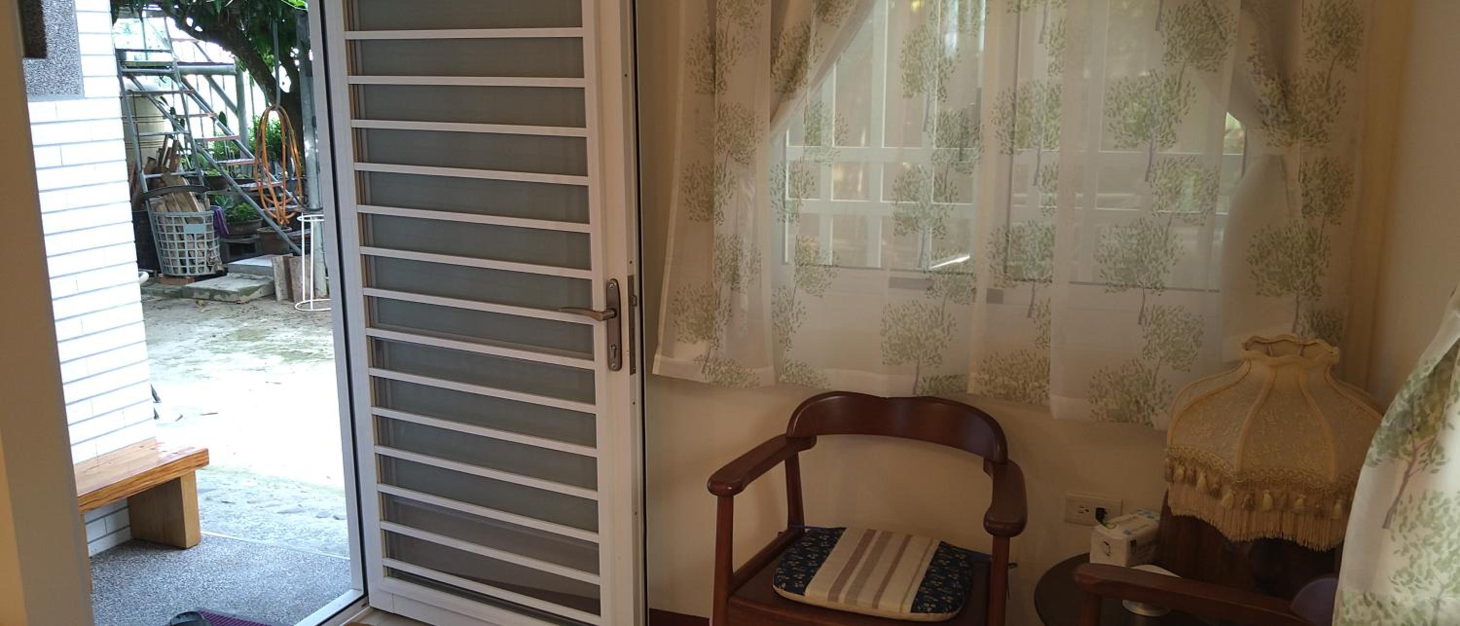 Queen Room photo 2