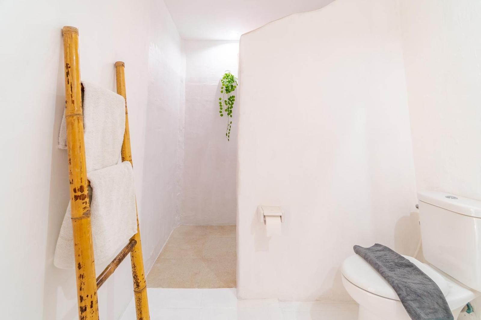 Double Room with Garden View - Photo 5