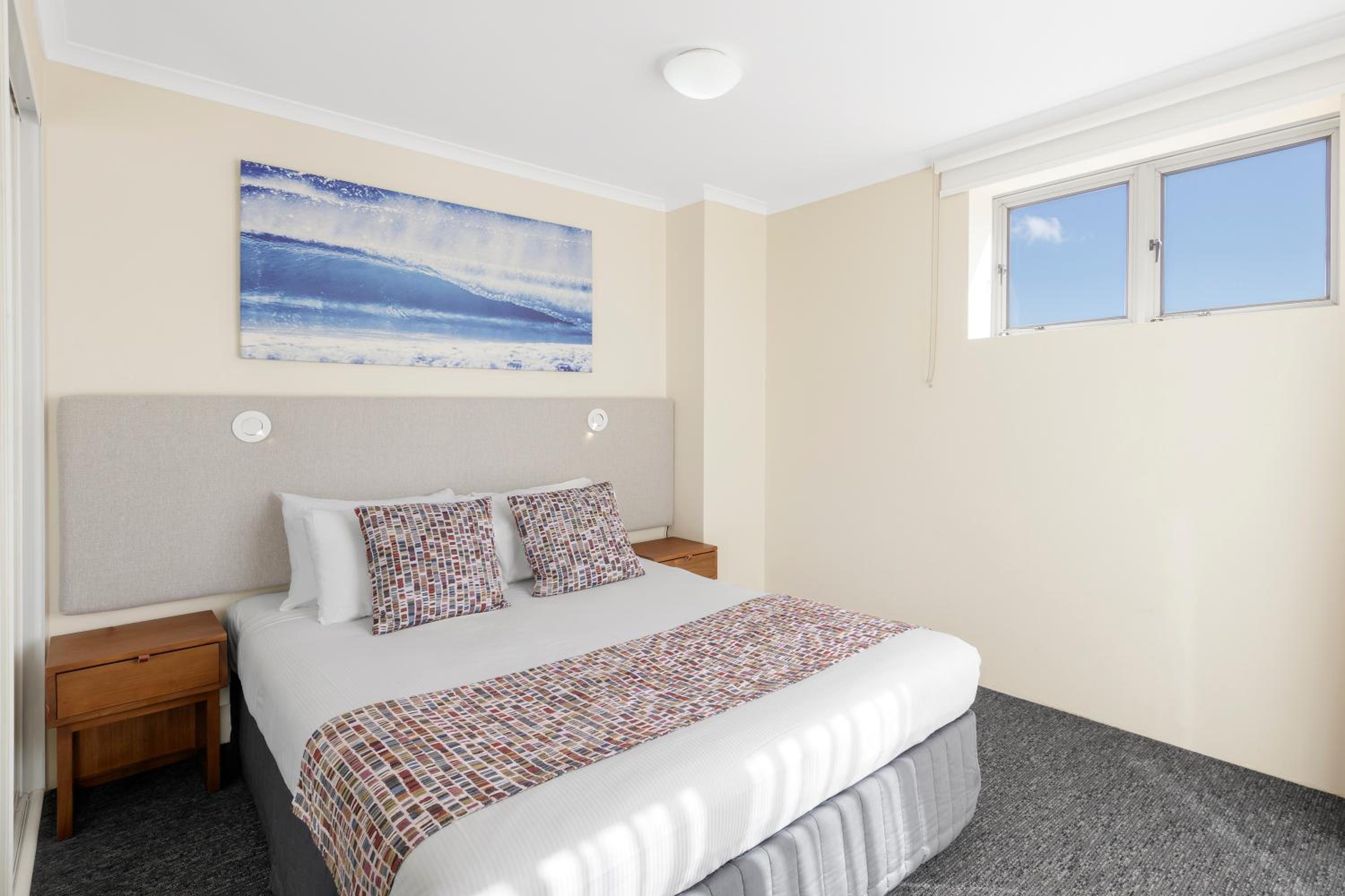 Deluxe Two-Bedroom Apartment - Beachfront - Photo 3