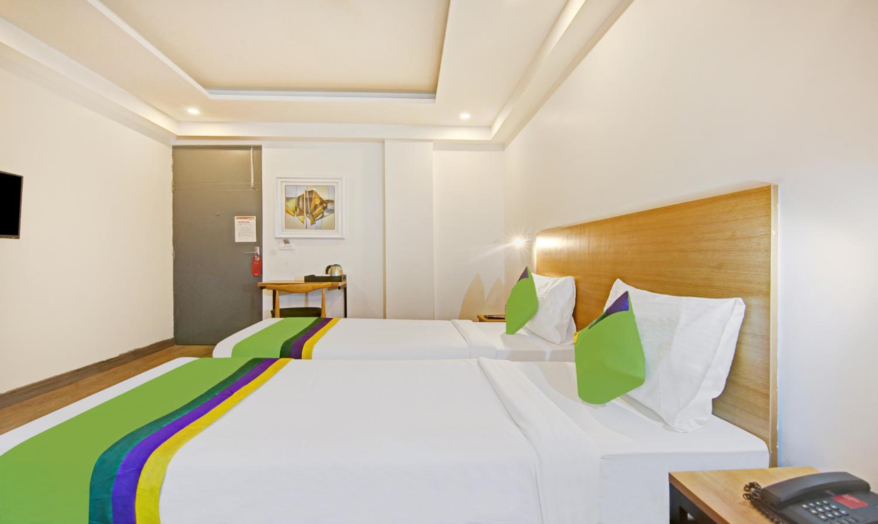 Deluxe Double Room - Photo 9