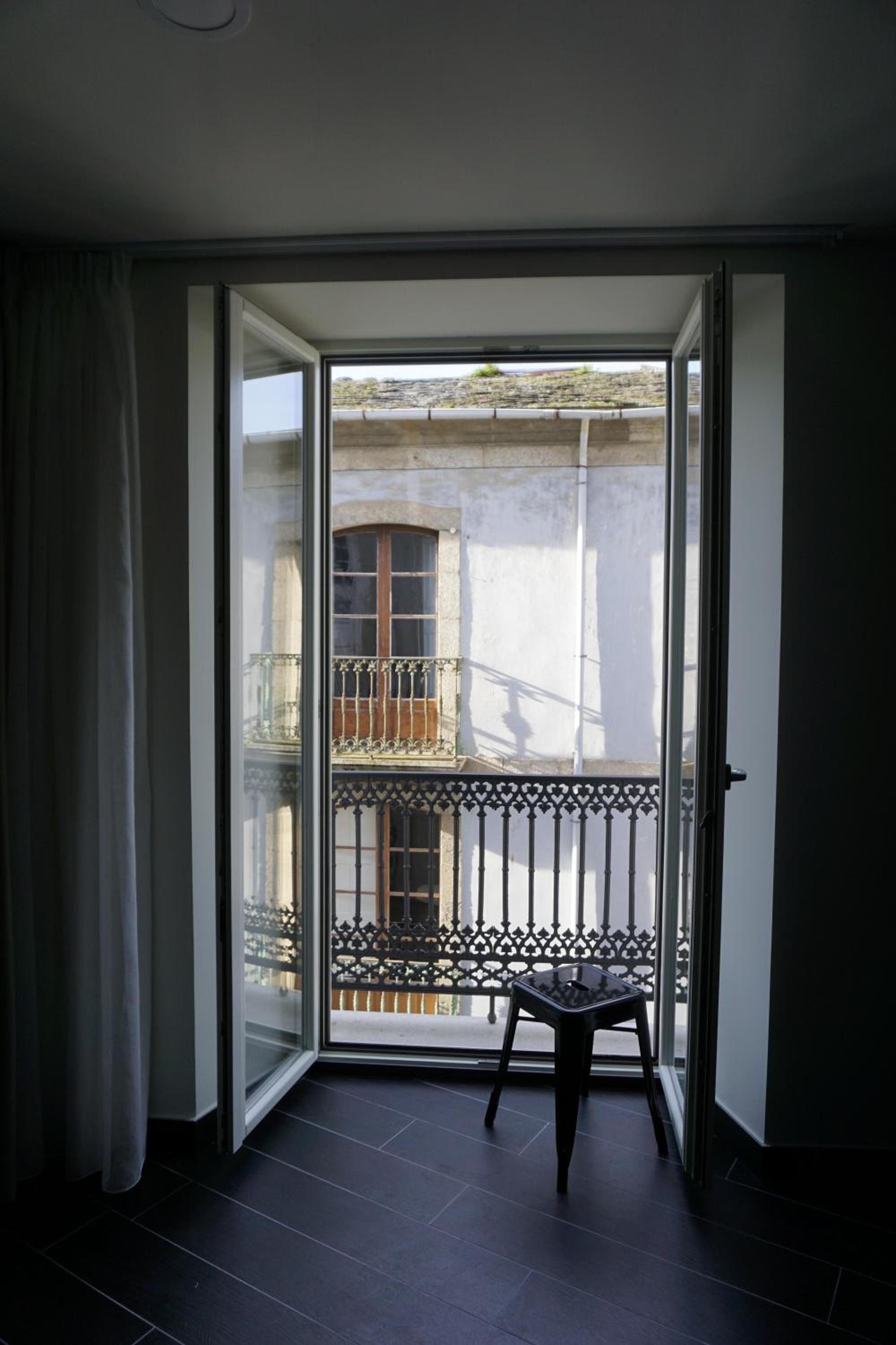 Studio Apartment - Photo 3