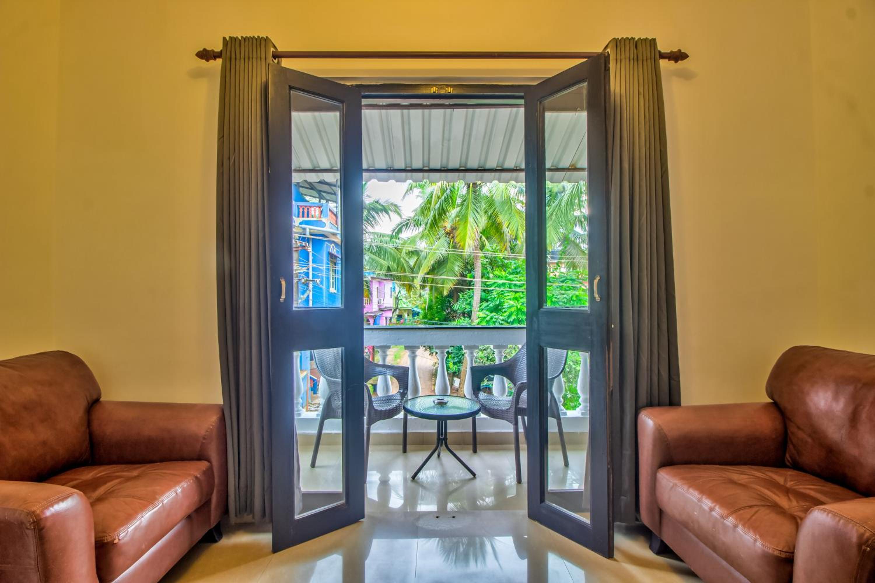 Studio with Balcony - Photo 18