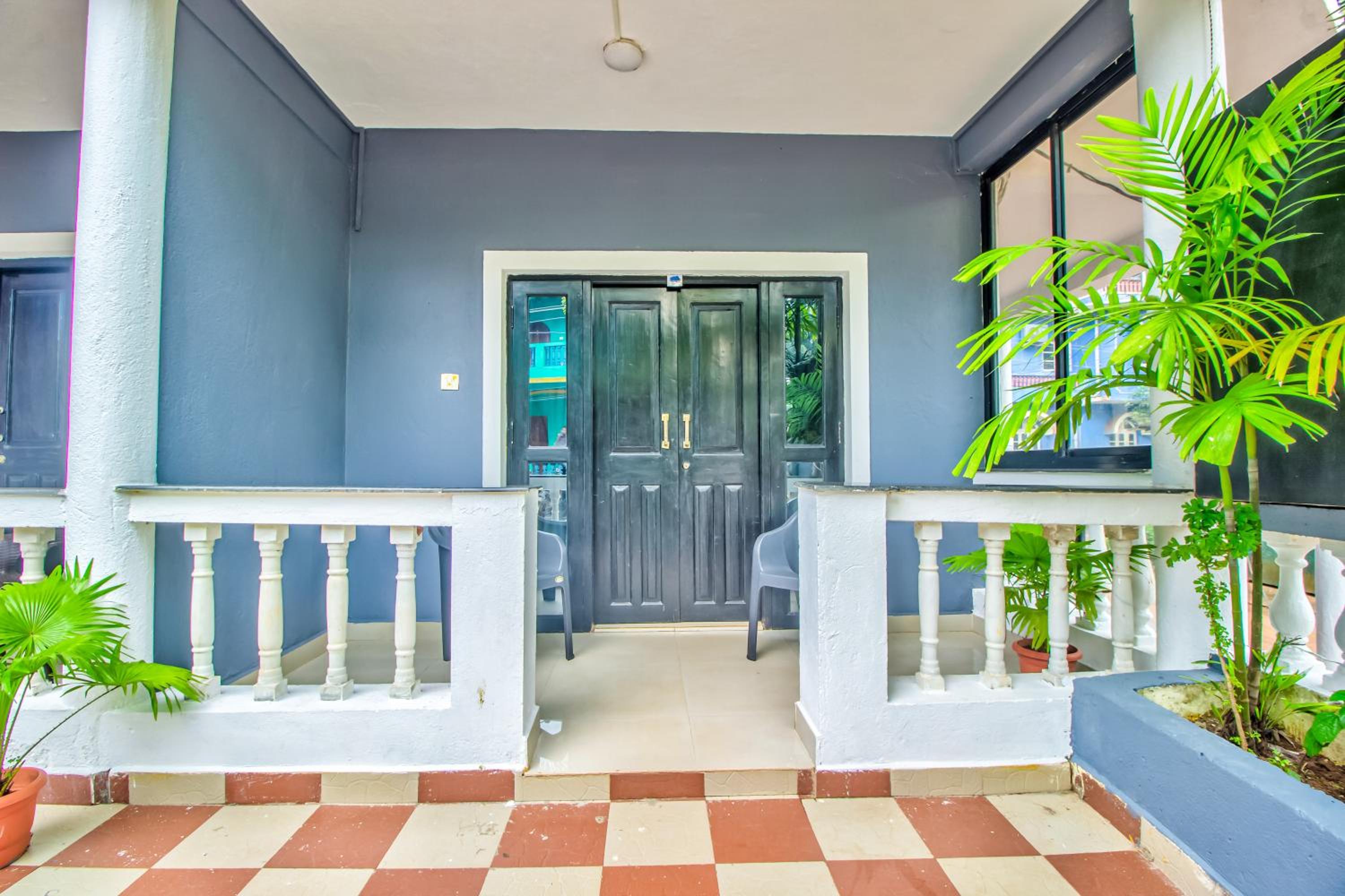 Studio with Balcony - Photo 8