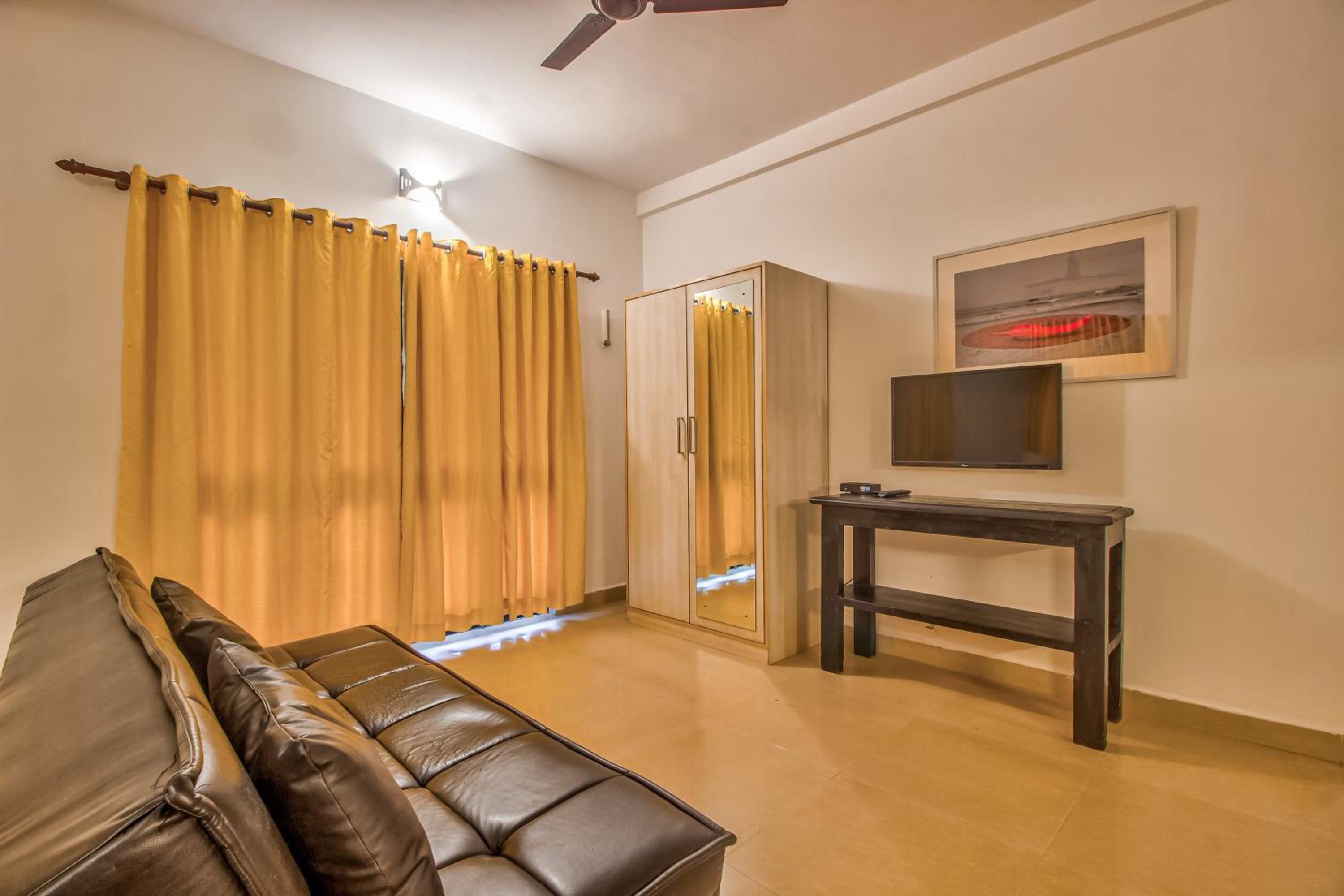 King Studio with Sofa Bed - Photo 15
