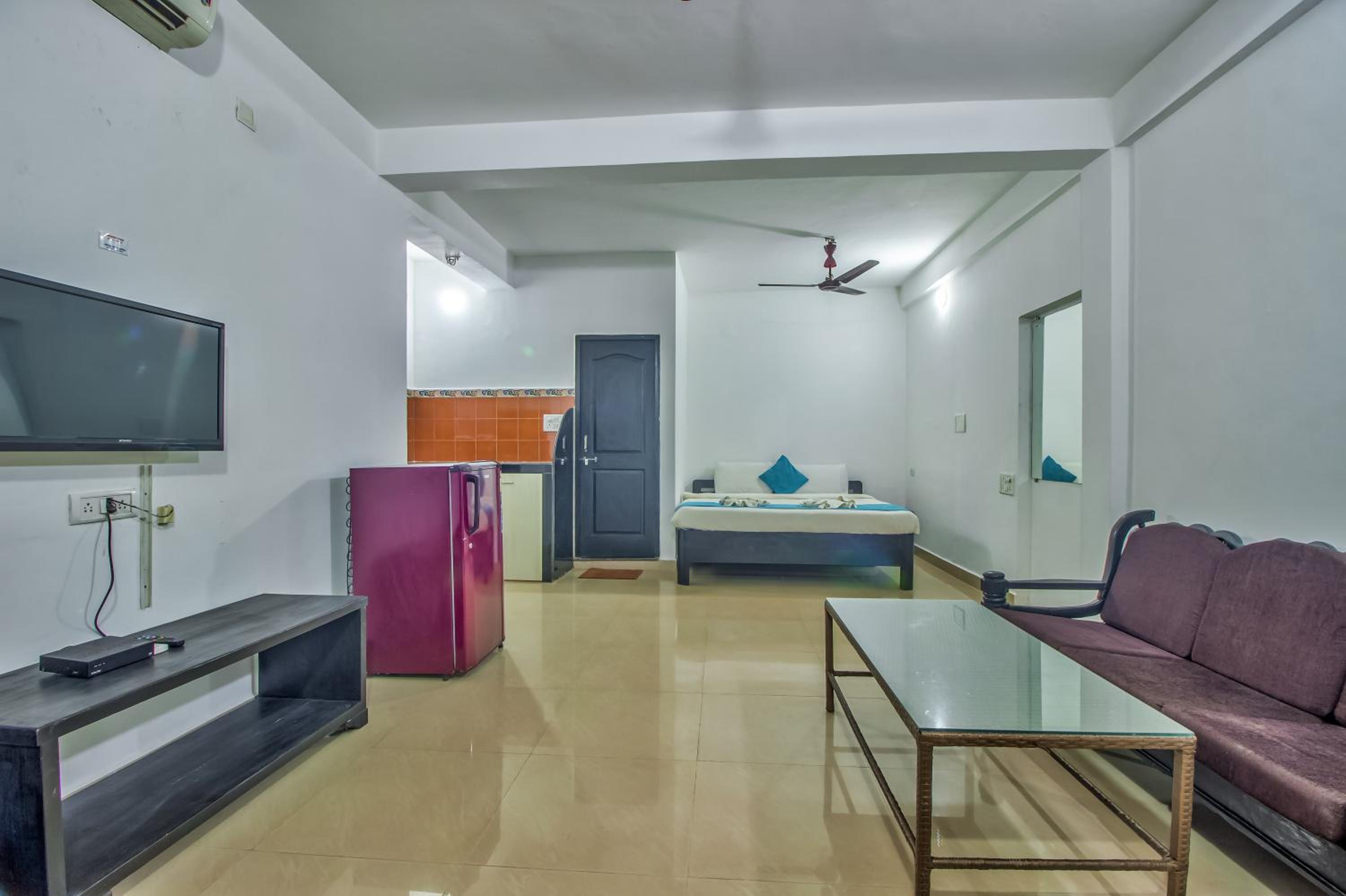 King Studio with Sofa Bed - Photo 22