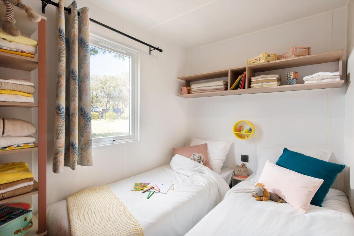 Stacaravan 6 personen (3 slaapkamers) photo 3