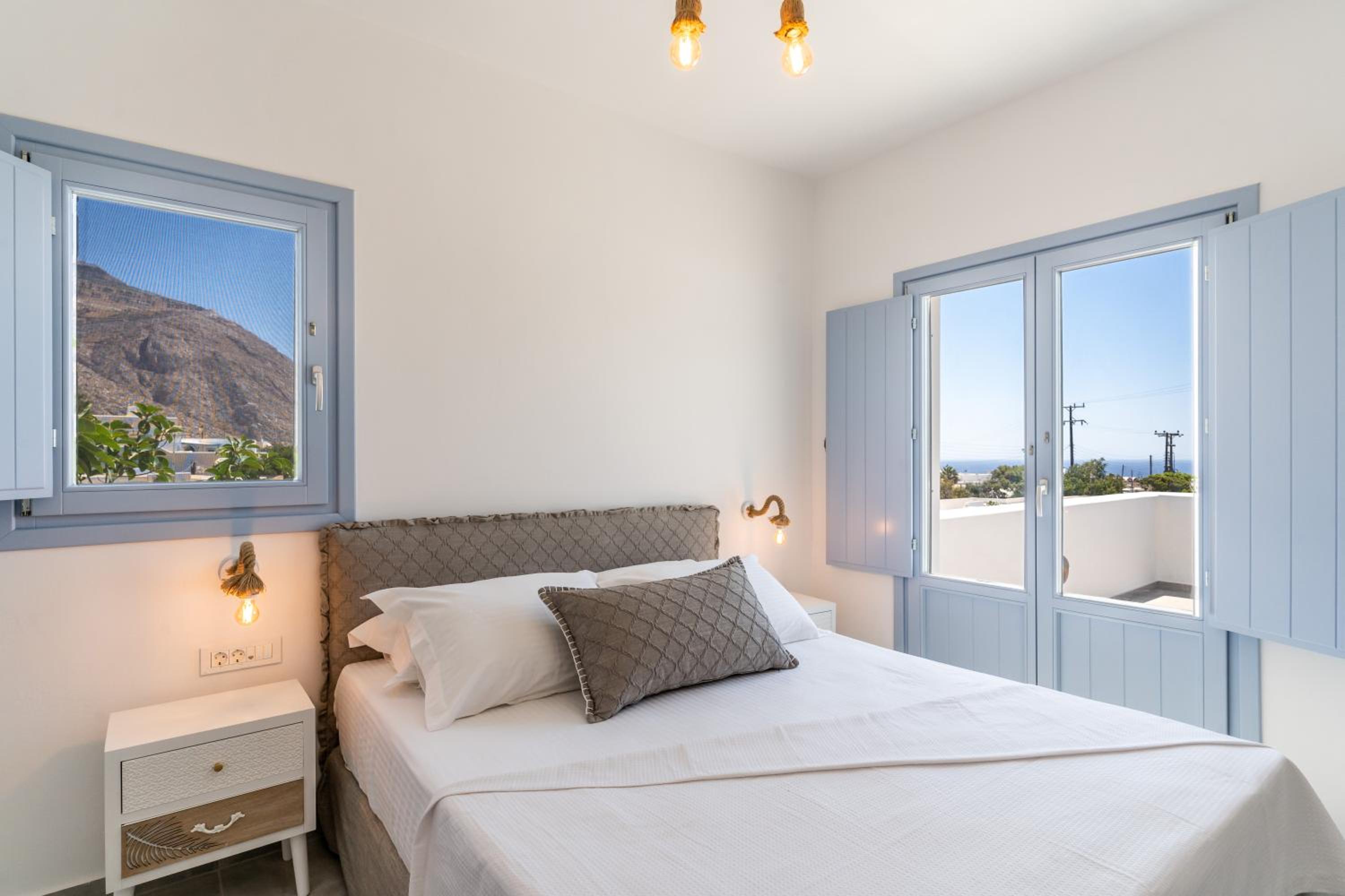 Sea View Suite with Private Hot tub - Photo 2