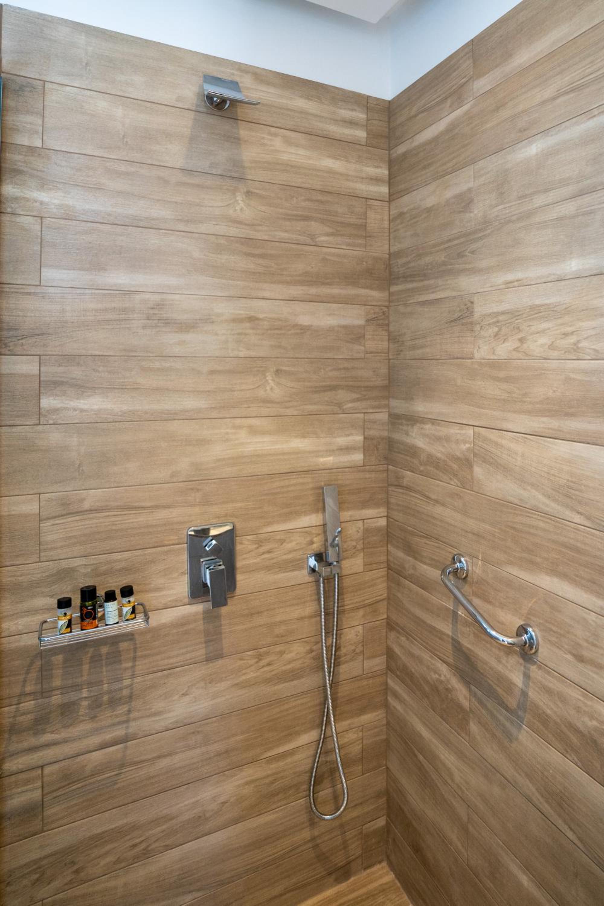 Suite with Private Heated Pool - Photo 25