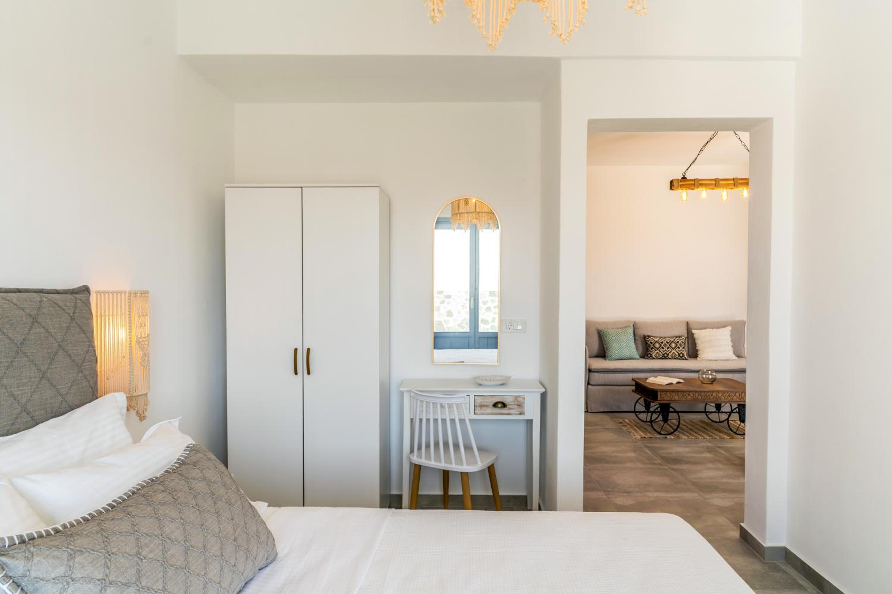 Suite with Private Heated Pool - Photo 7