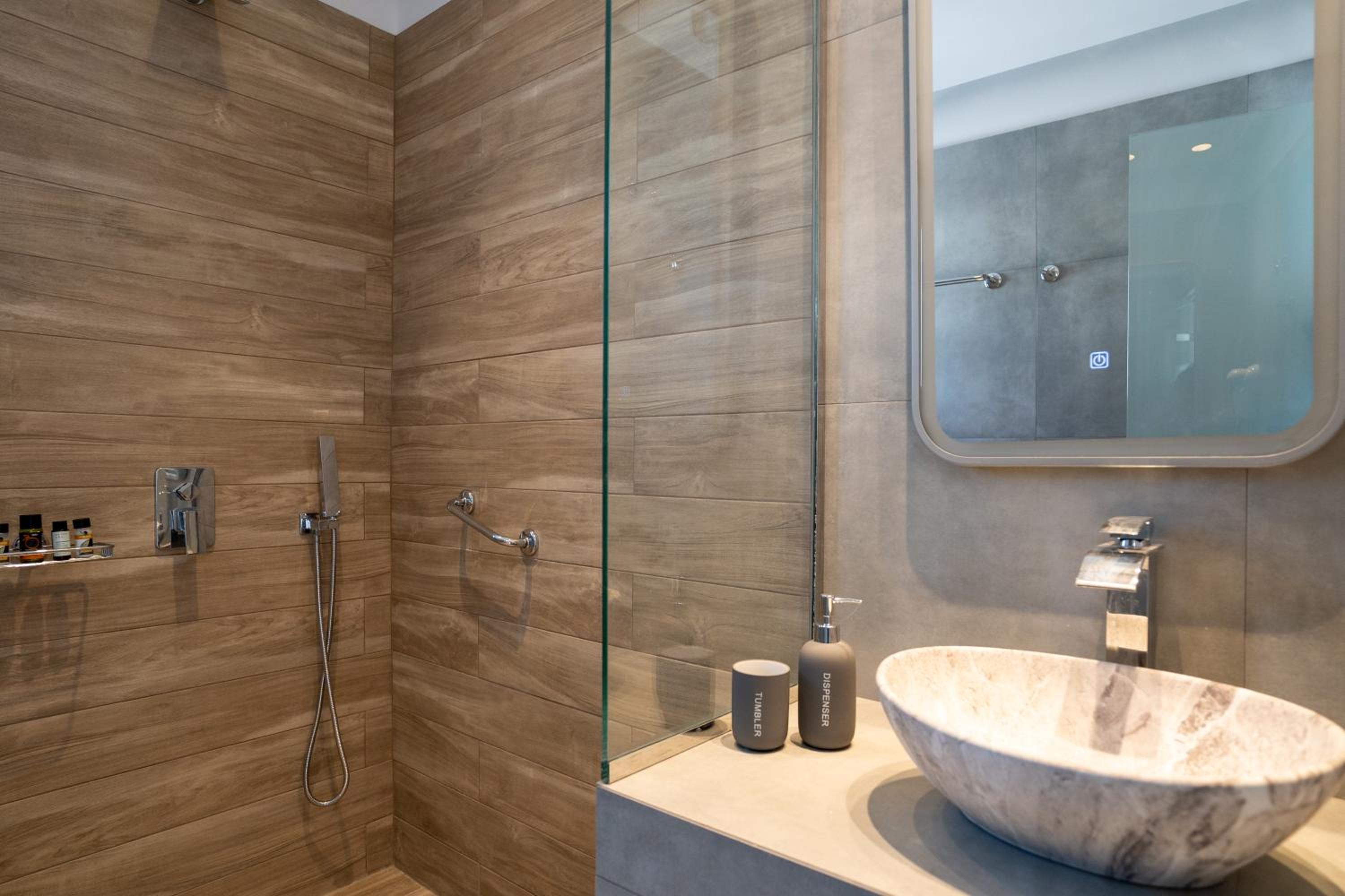 Suite with Private Heated Pool - Photo 5
