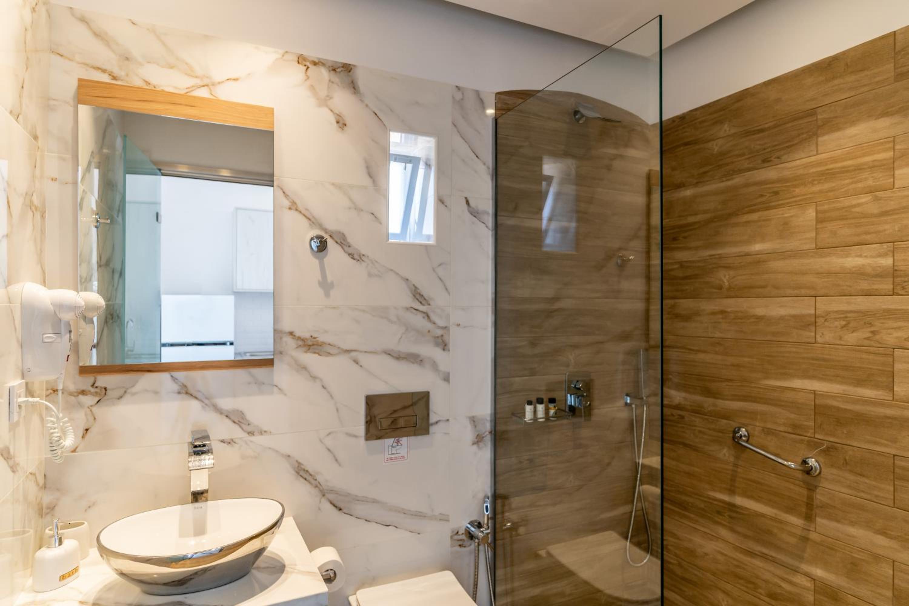 Suite with Private Heated Pool - Photo 23