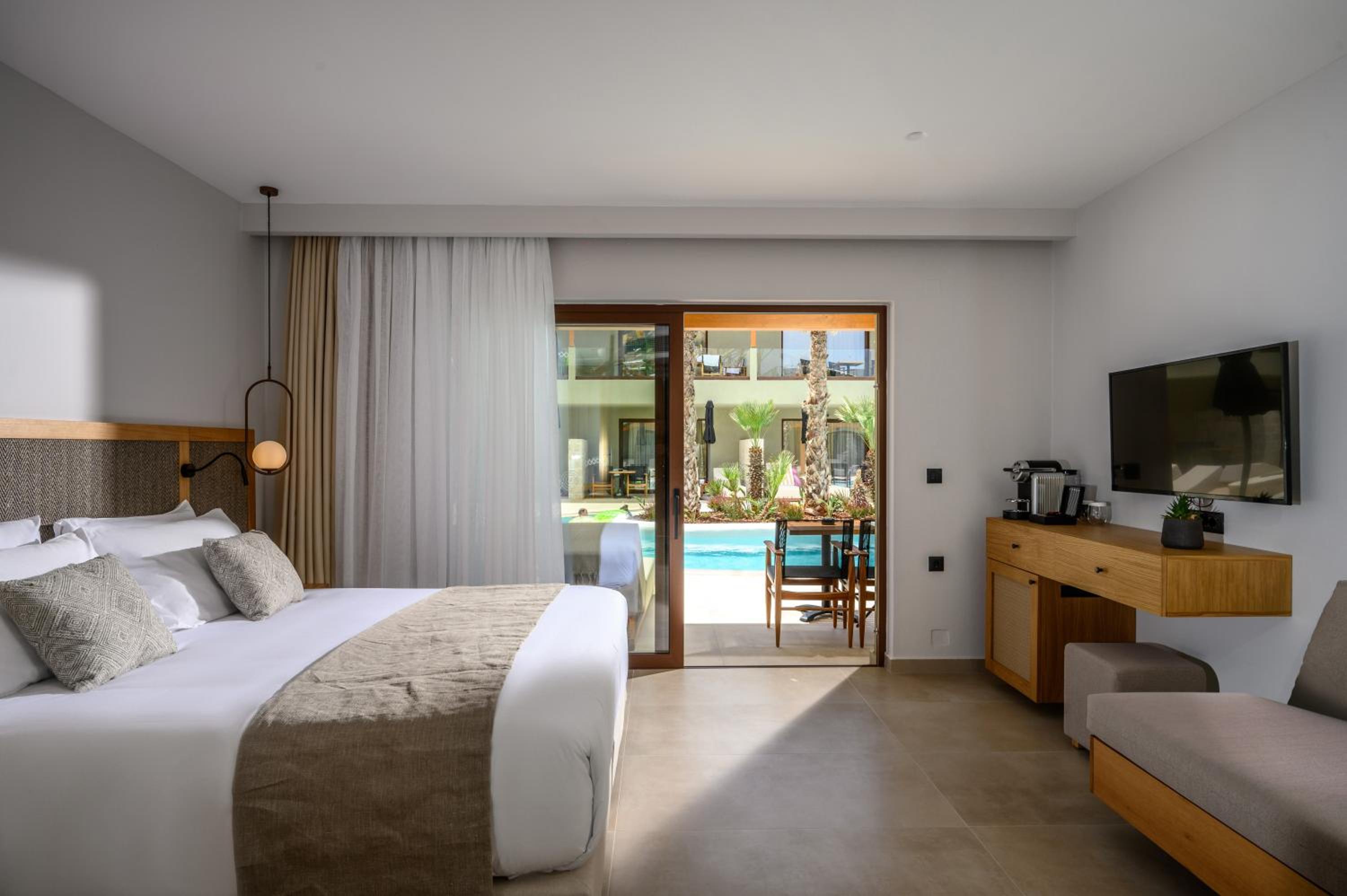 Deluxe Room with Pool Access
